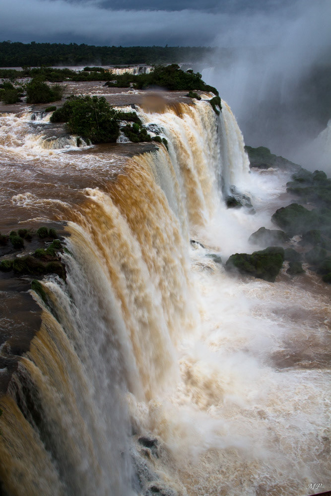 Les chutes d'Iguazù : La gorge du Diable (90m de haut)