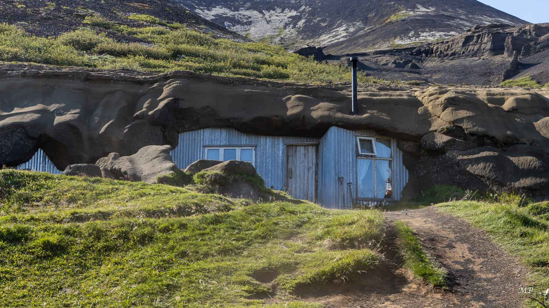 Laugarvatnshellar - Cette bergerie, coincée sous un rocher  fut occupée jusqu'en 1922.