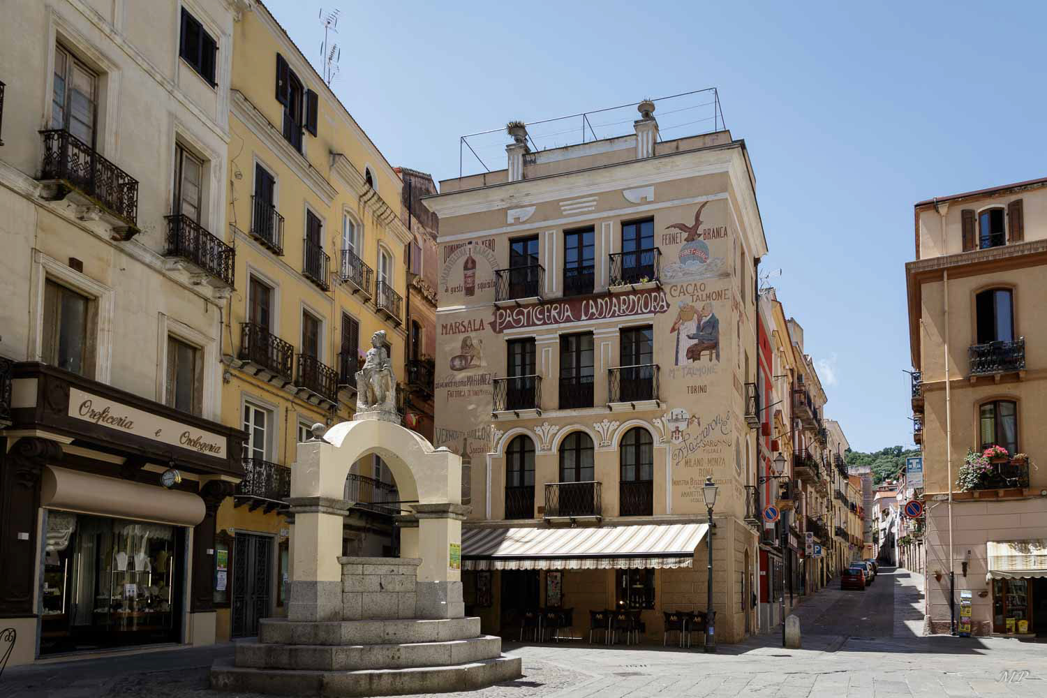 Iglesias  - Petite ville avec un centre plein de charme dans une région qui alterne mines, plages désertes et paysages sauvages