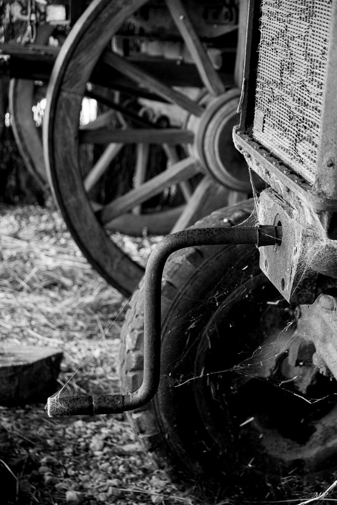 Bordertown - Clayton Farm - Détail d'une machine agricole