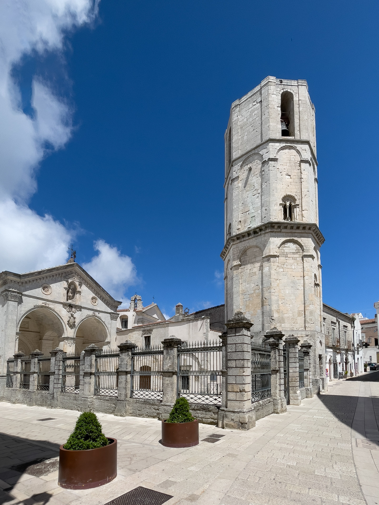 L'entrée du sanctuaire de l'archange Michel à Monte Sant'Angelo