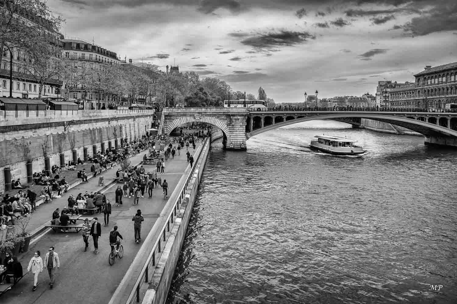 Quai de Seine - vu du Pont au Change 