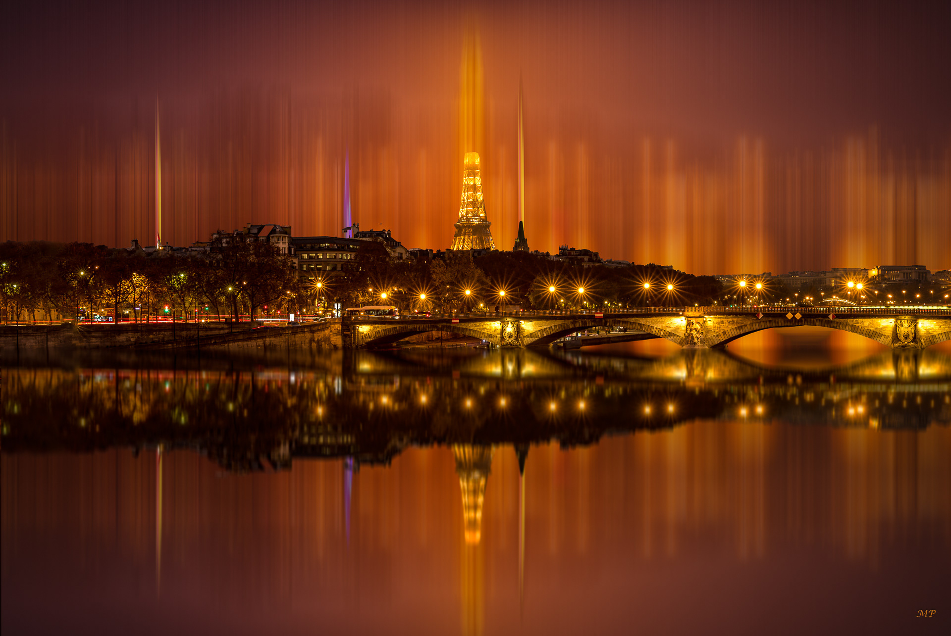 La Tour Eiffel vue du Pont Alexandre III
