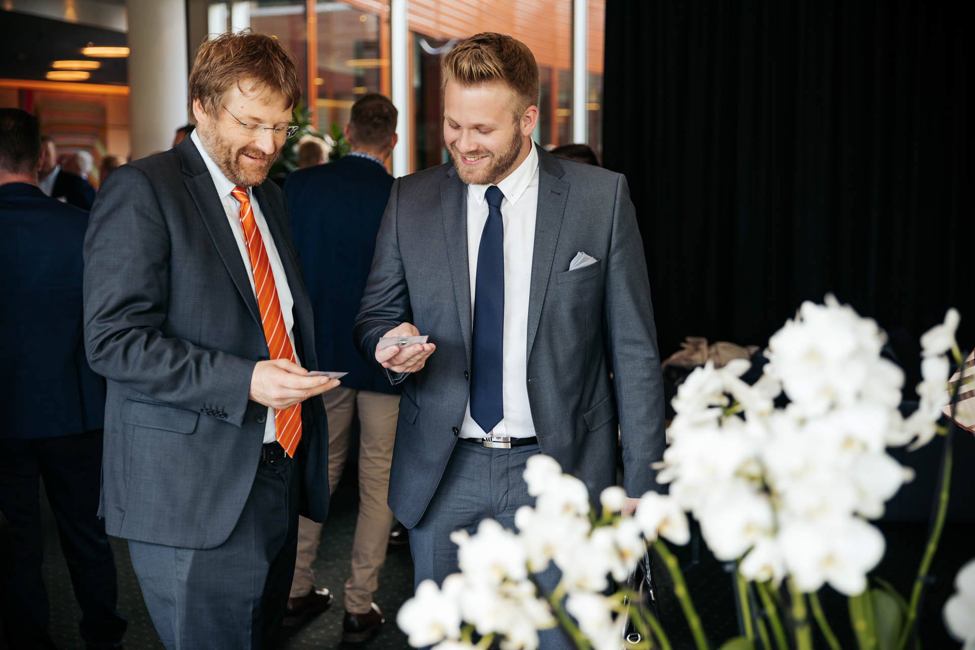 Netwerken tijdens een congres, maar dan met een lach. Dit zijn de beelden van je event die je wil delen op social media.