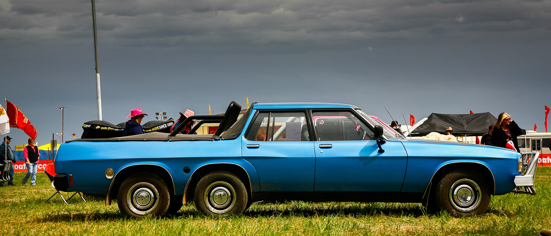 Deniliquin Ute Muster. October 2, 2009. Deniliquin, NSW.