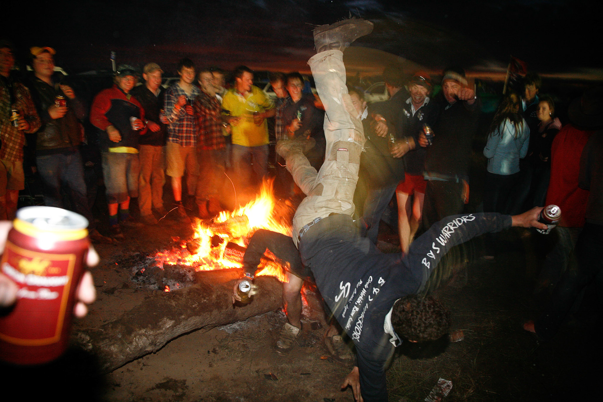 Keeping warm at Deniliquin Ute Muster. October 2, 2009. Deniliquin, NSW.