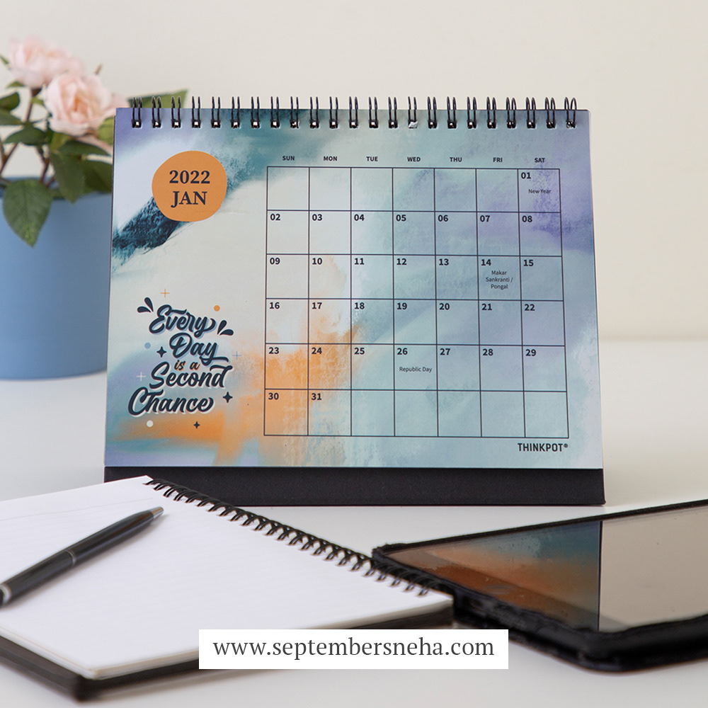 Holiday Planner 2022 Desk Cal