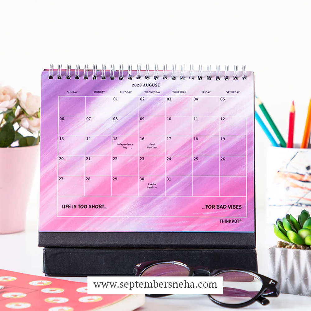 Holiday Planner 2023 Desk Cal