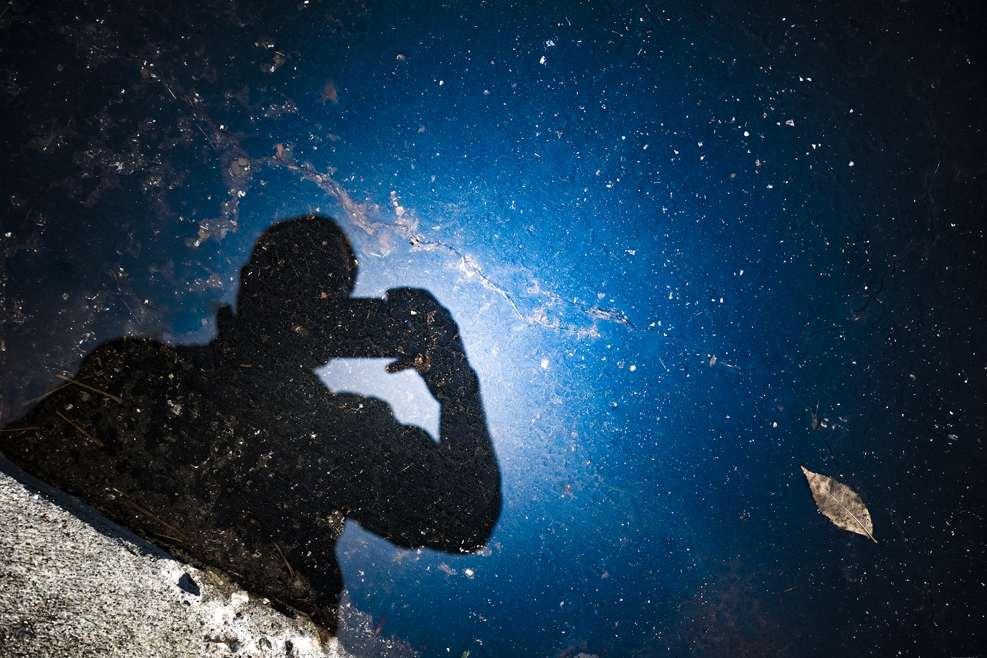 'Simultaneously' first appeared online in the 13th Annual Figurative Exhibition at Light Space and Time Online Art Gallery in May 2023.