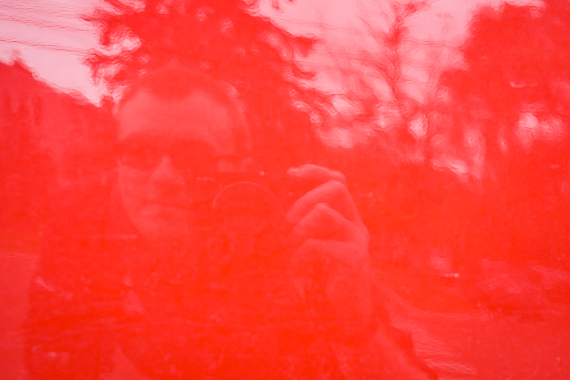 '1030 Red' first appeared online in Portrait Art Show 2022 at Grey Cube Gallery.