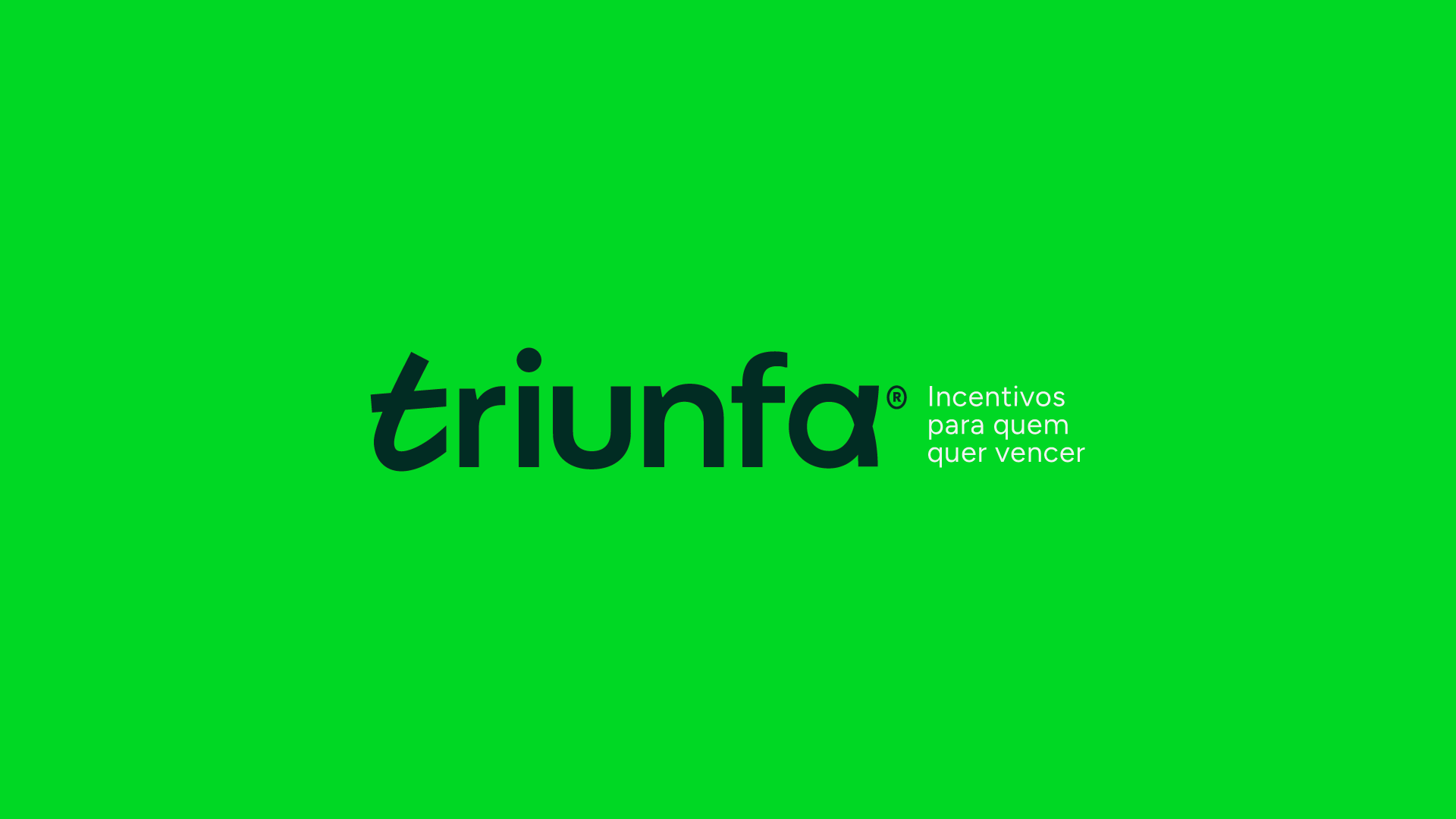 Logotipo da Triunfa, plataforma de incentivos e reconhecimento, sobre fundo verde