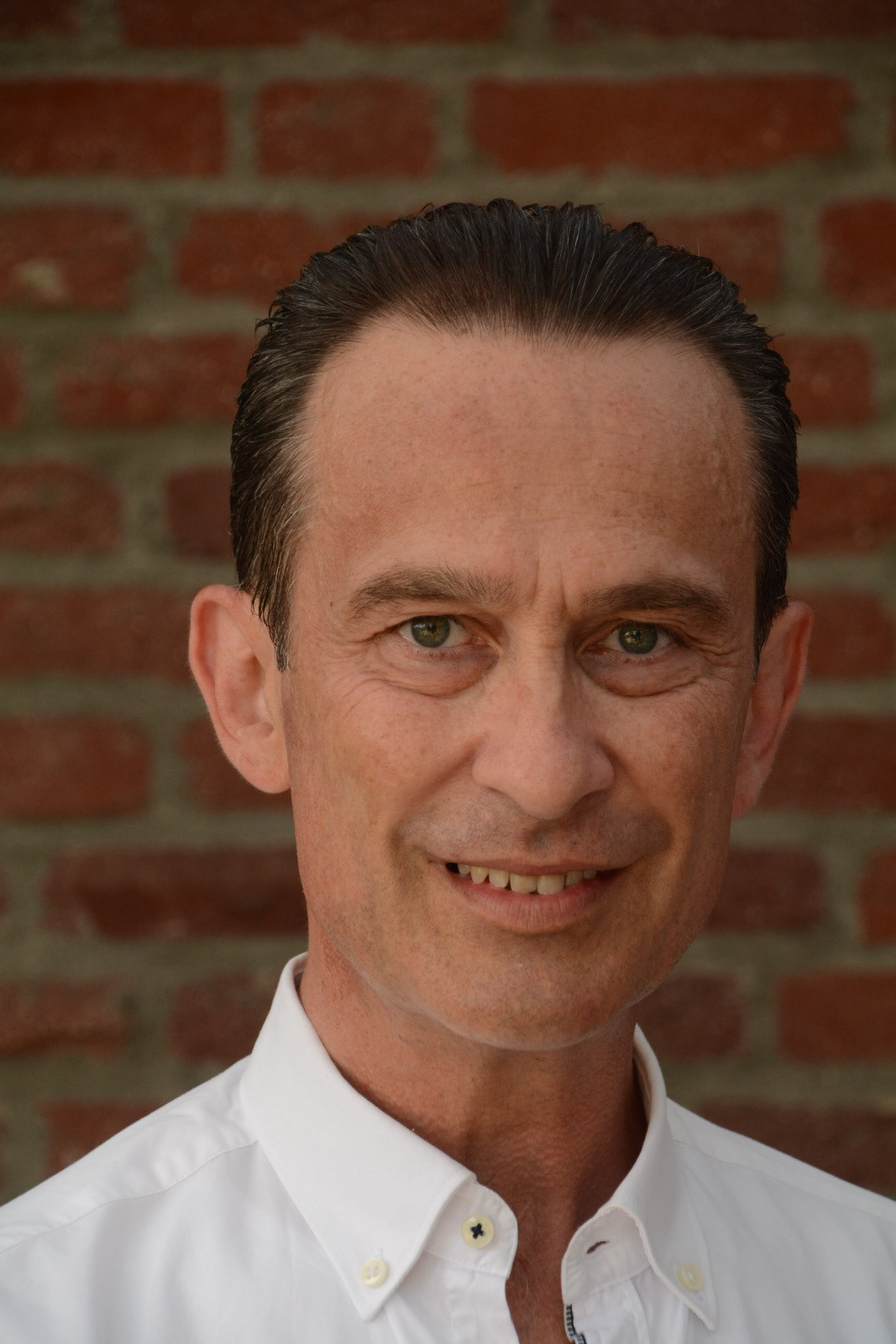 Zakelijk Portret. U kunt hiervoor terecht. bij Fotostudio Carreno in Roermond. 