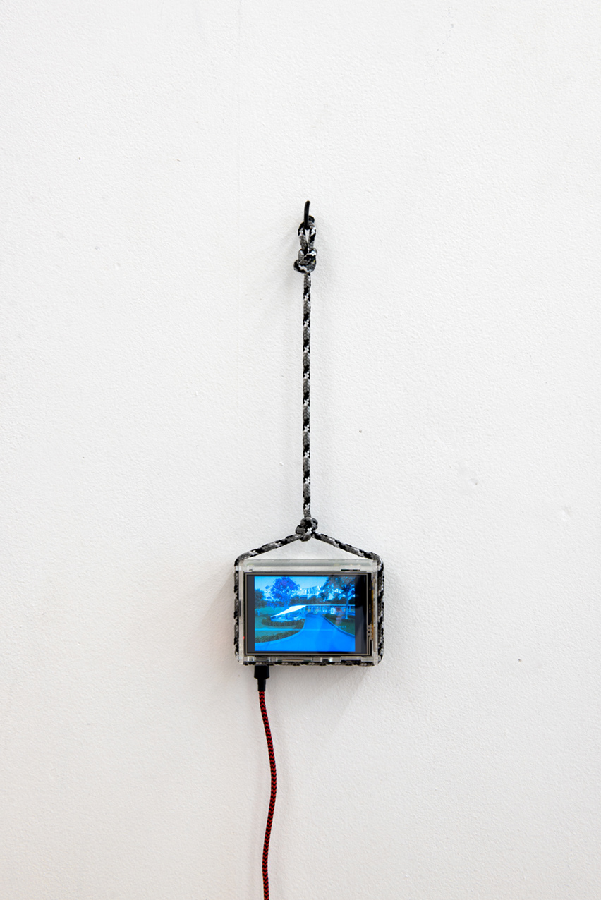 SMART dom city " (9cm x 6cm x 2cm). Raspberry Pi with screen, acrylic case, video length: 02:00