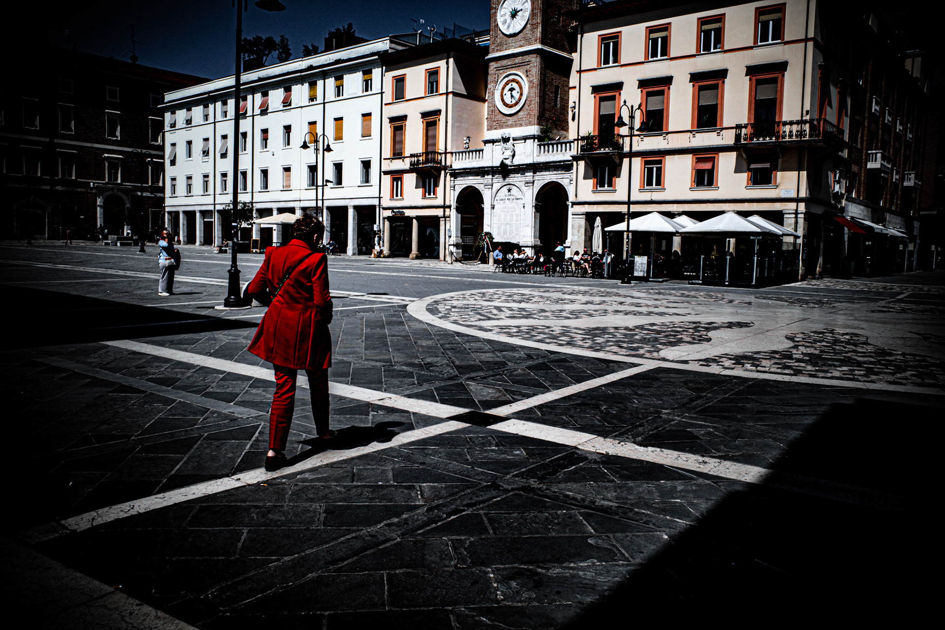 Crossing shadows