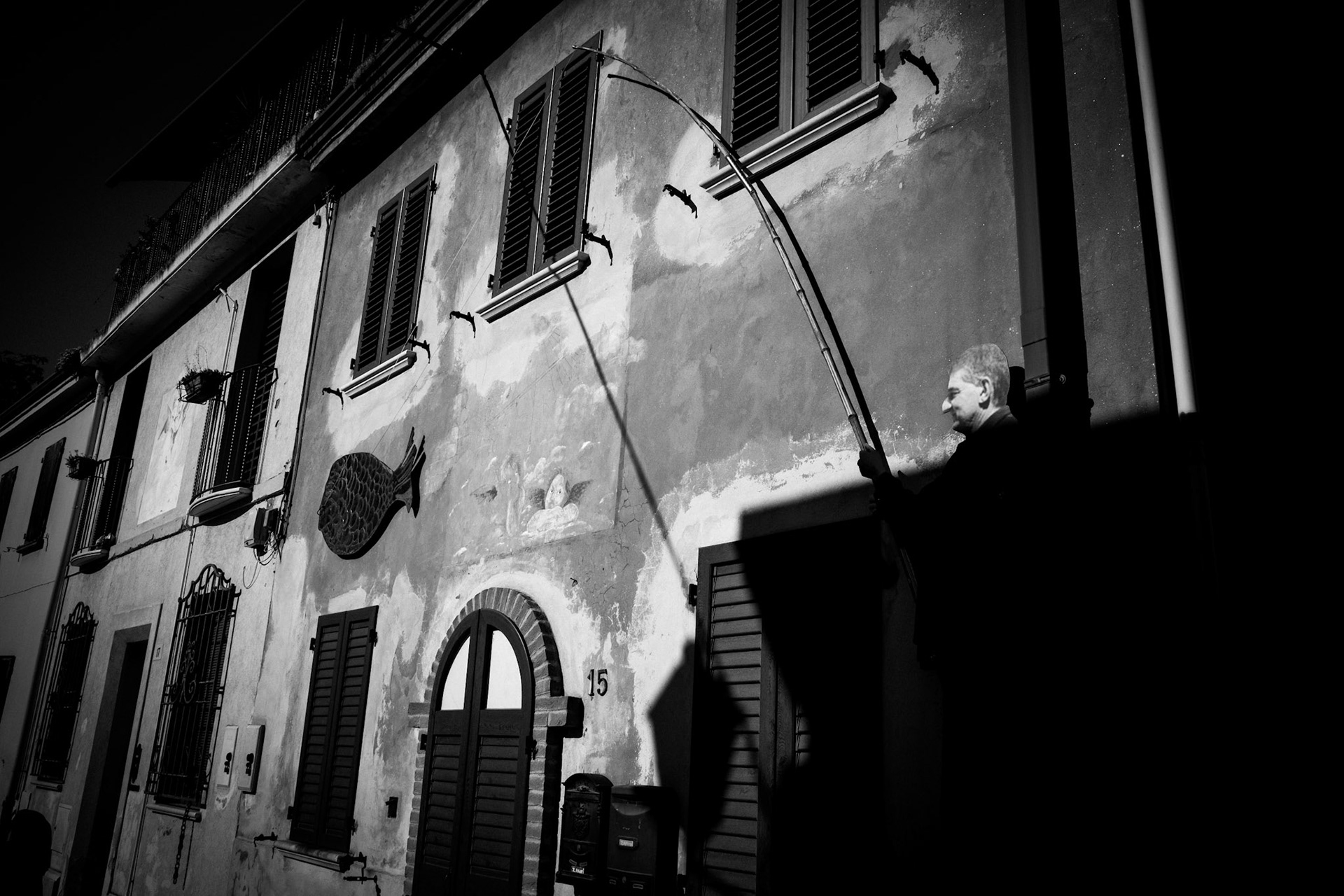 Catching shadows