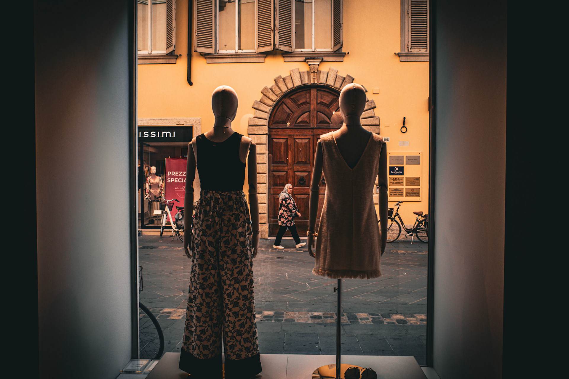 Still bodies, moving lives