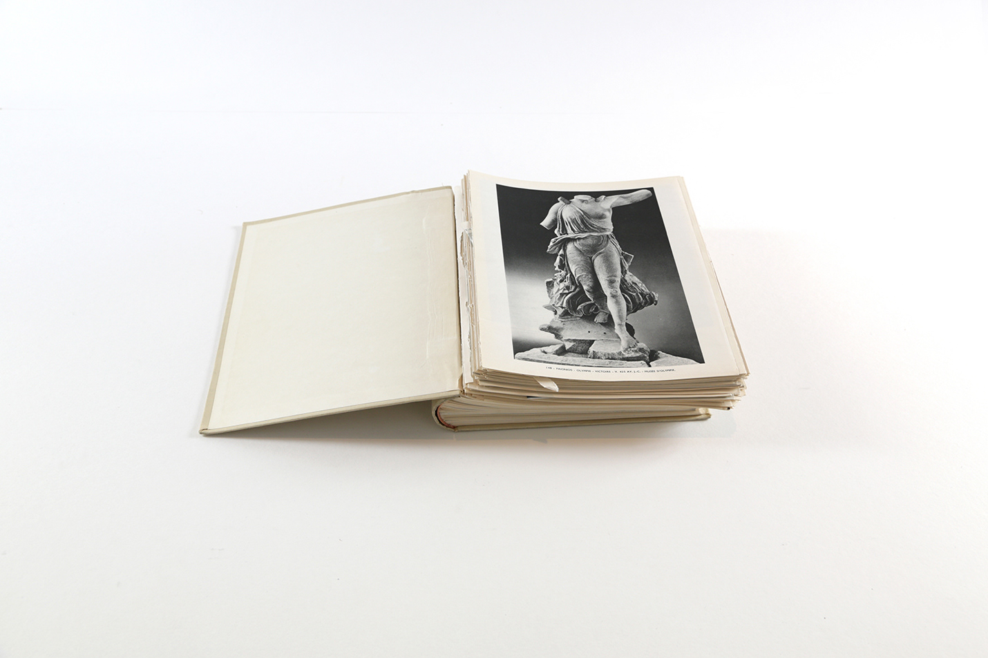 dismantled book, Le Musée Imaginaire de la Sculpture Mondiale