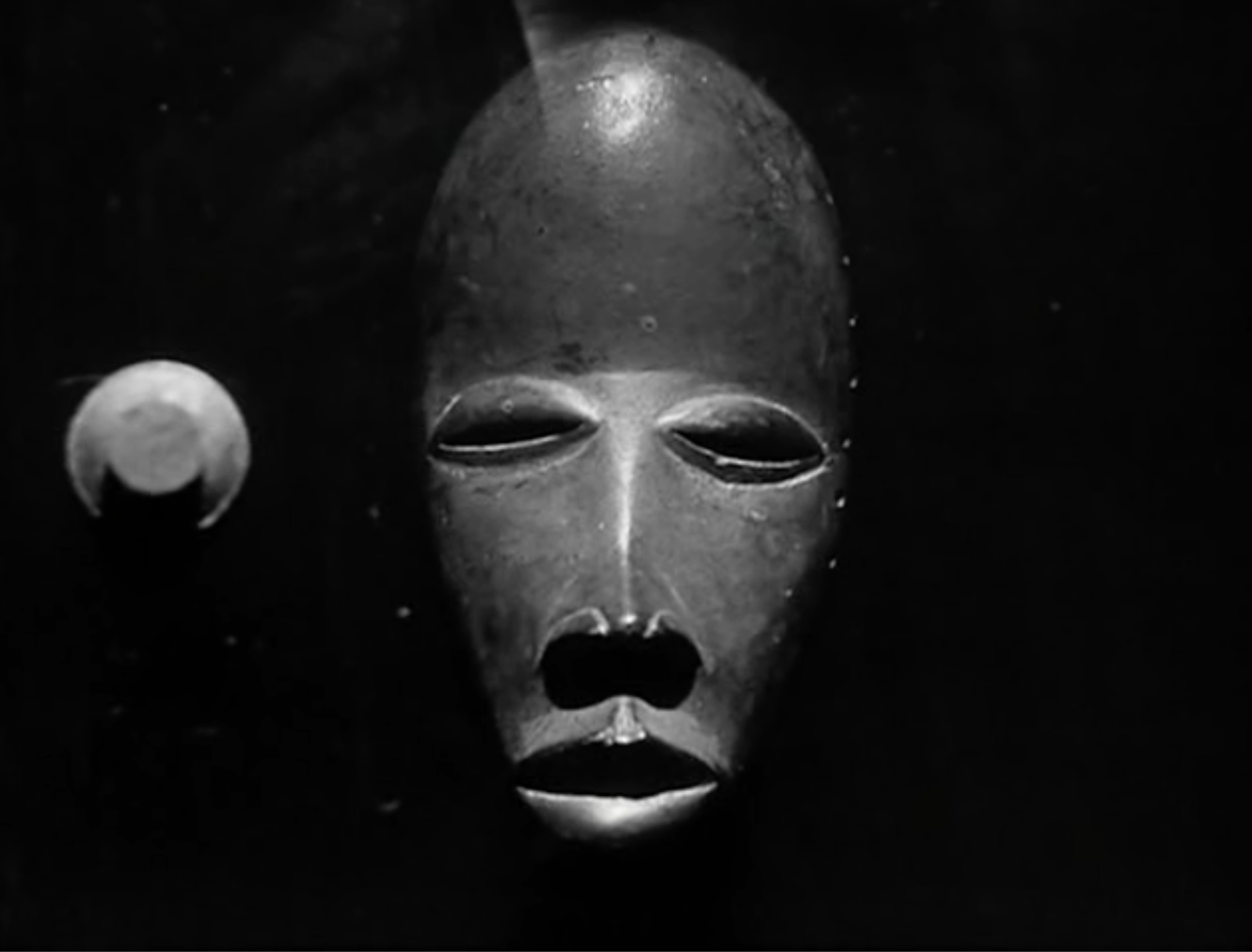 Chris Marker & Alain Resnais, Les statues neurent aussi, 1952-3, 16mm, b&w, sound, film still, © Présence Africaine, 1953