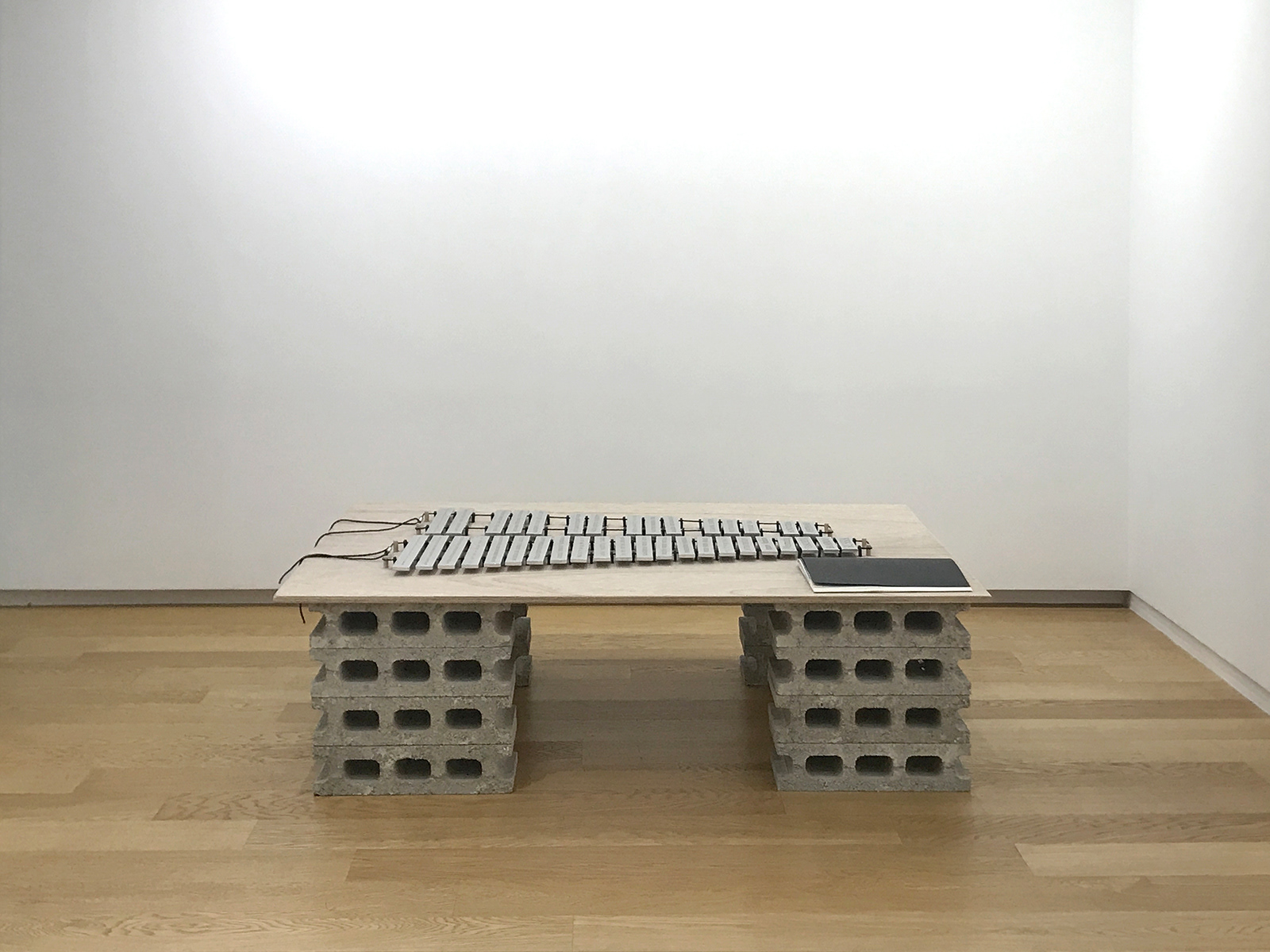 (Form/less Hejum Bä, Sascha Pohle, Whistle, 2019, Seoul, KR),