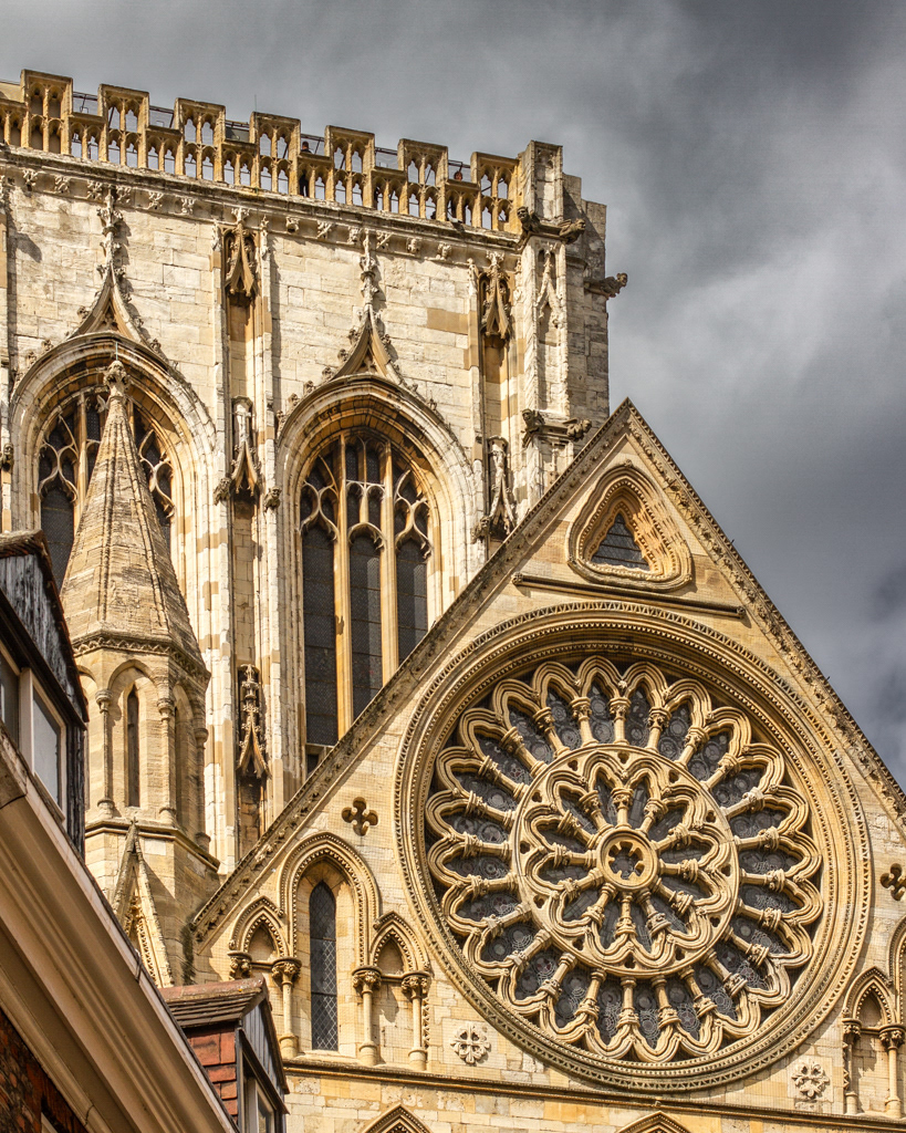 Honey coloured Mintster