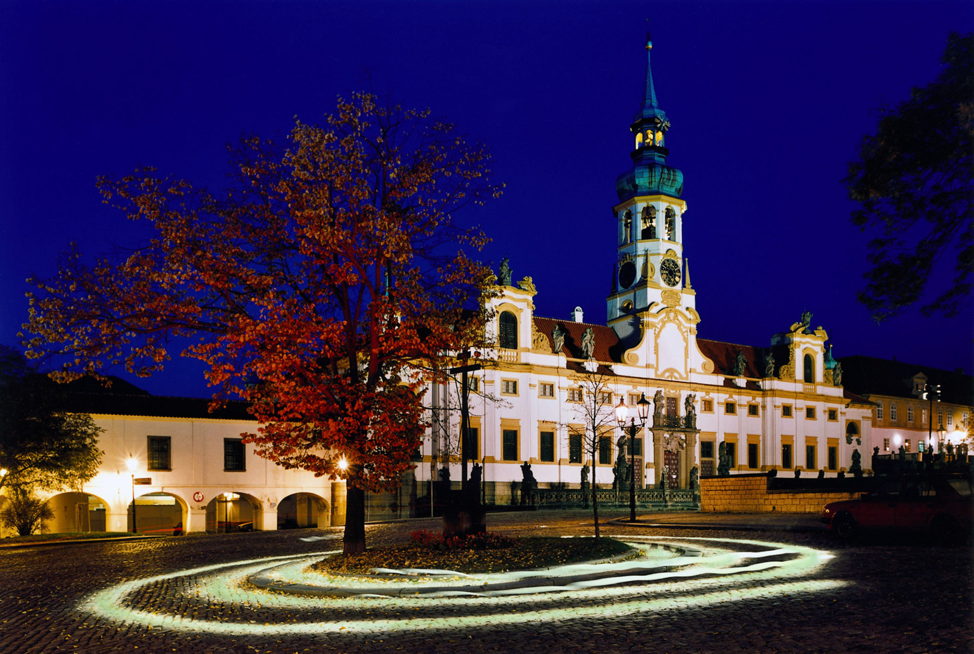 Démoni a bůžci (Praha: Letná - Stalin), 2000