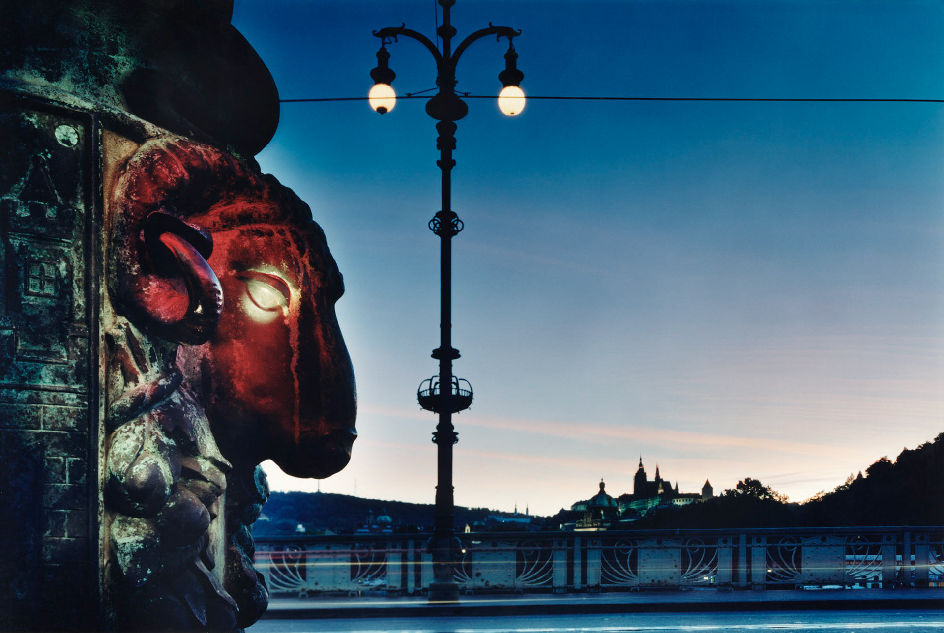 Démoni a bůžci (Praha: Čechův most), 2000