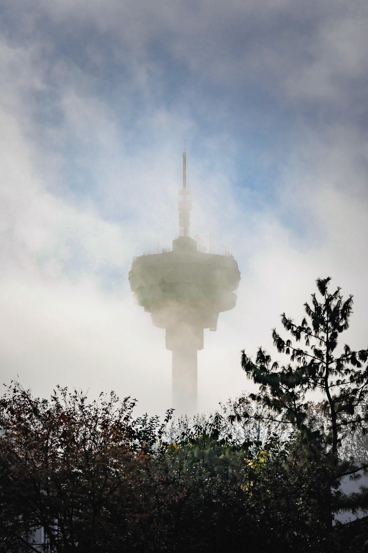Les lilas Romainville TDF radio and TV broadcast tower