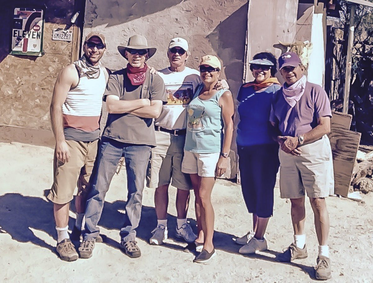 Jared, Dave, Frank, Chris, Gloria and Rich at José's 7-11.......October 2014.