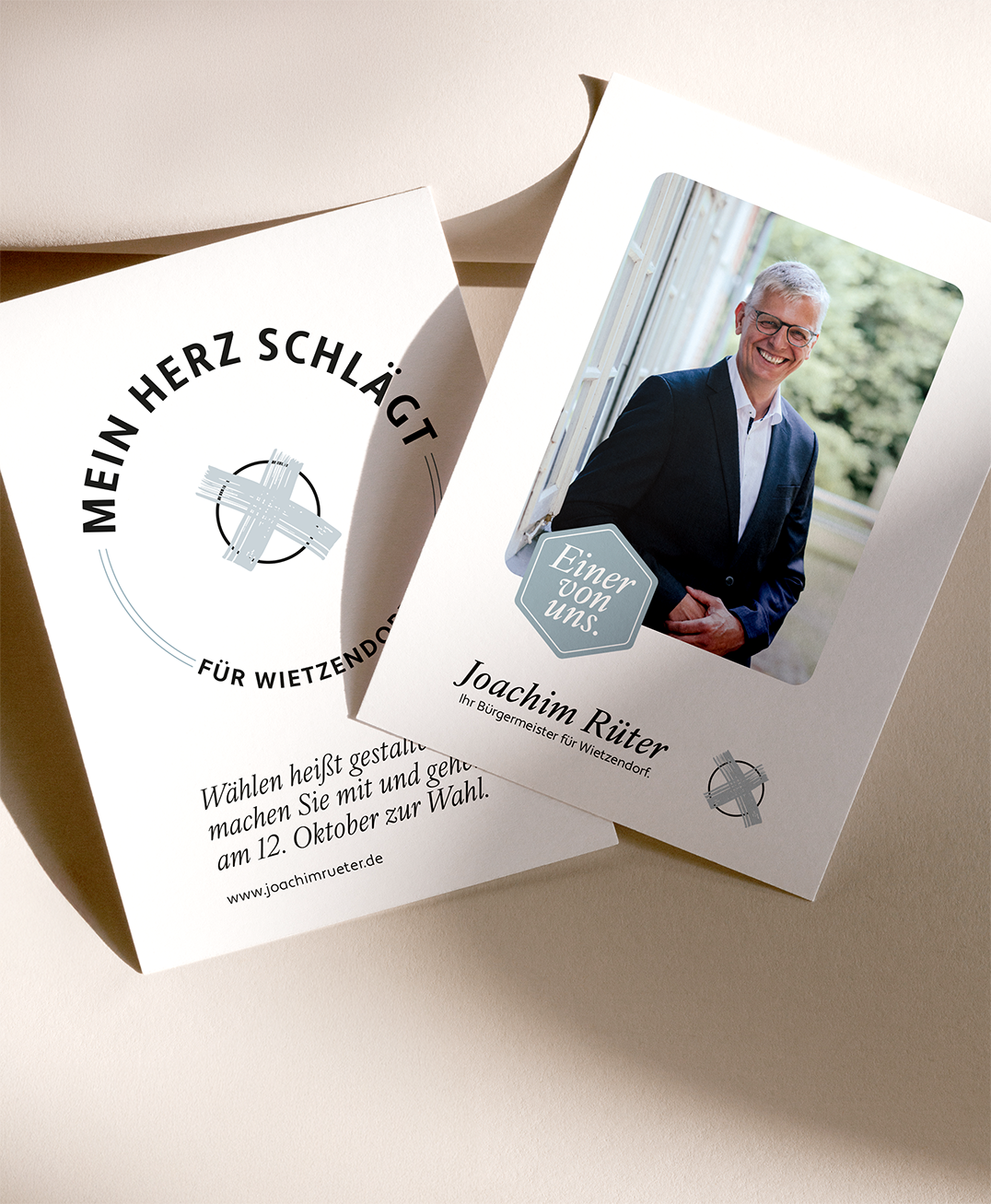 Die Karte als persönliches Give-away und niedrigschwellige Einladung zur Wahl.