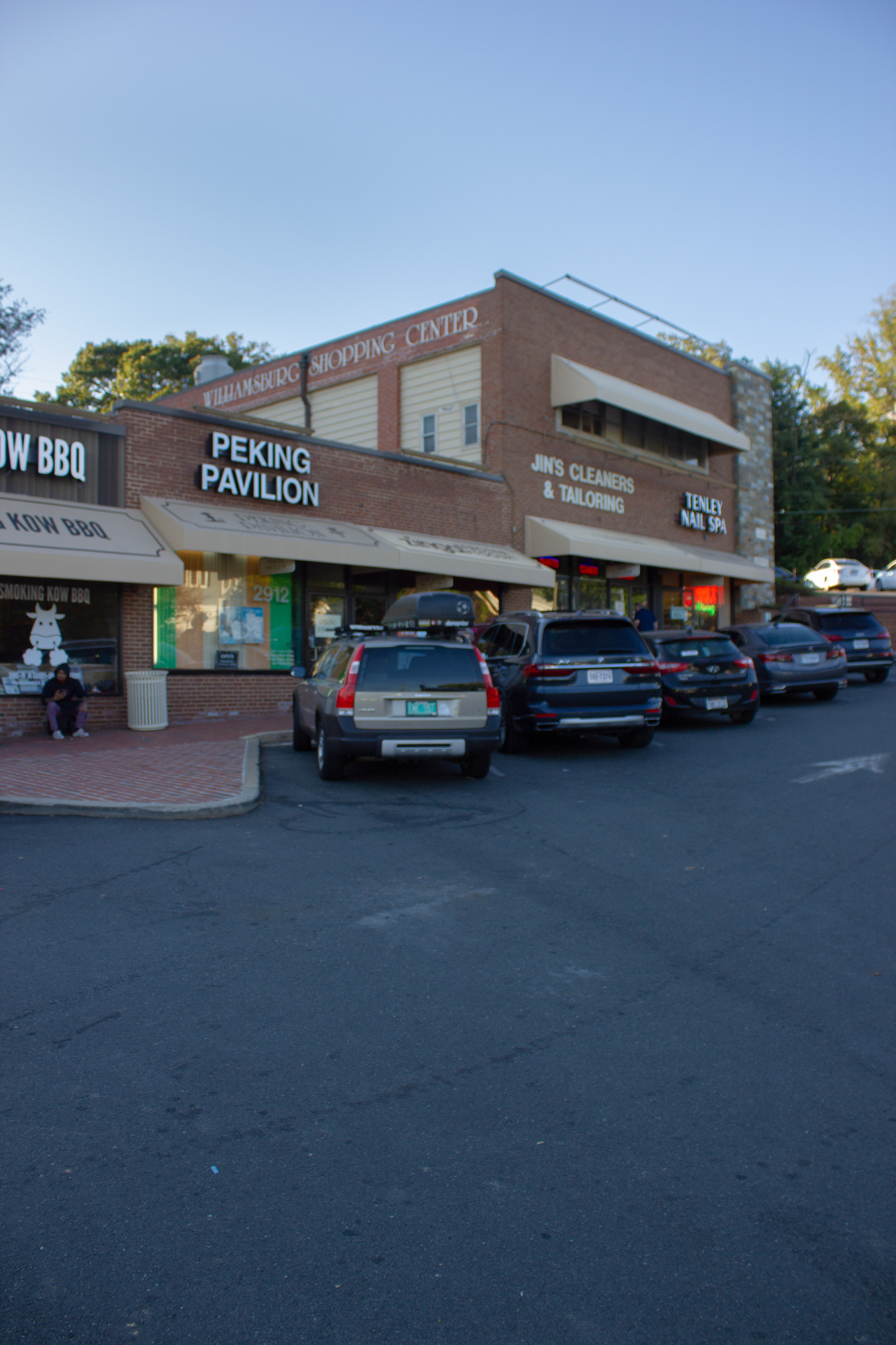L&E #9 Williamsburg Shopping Center