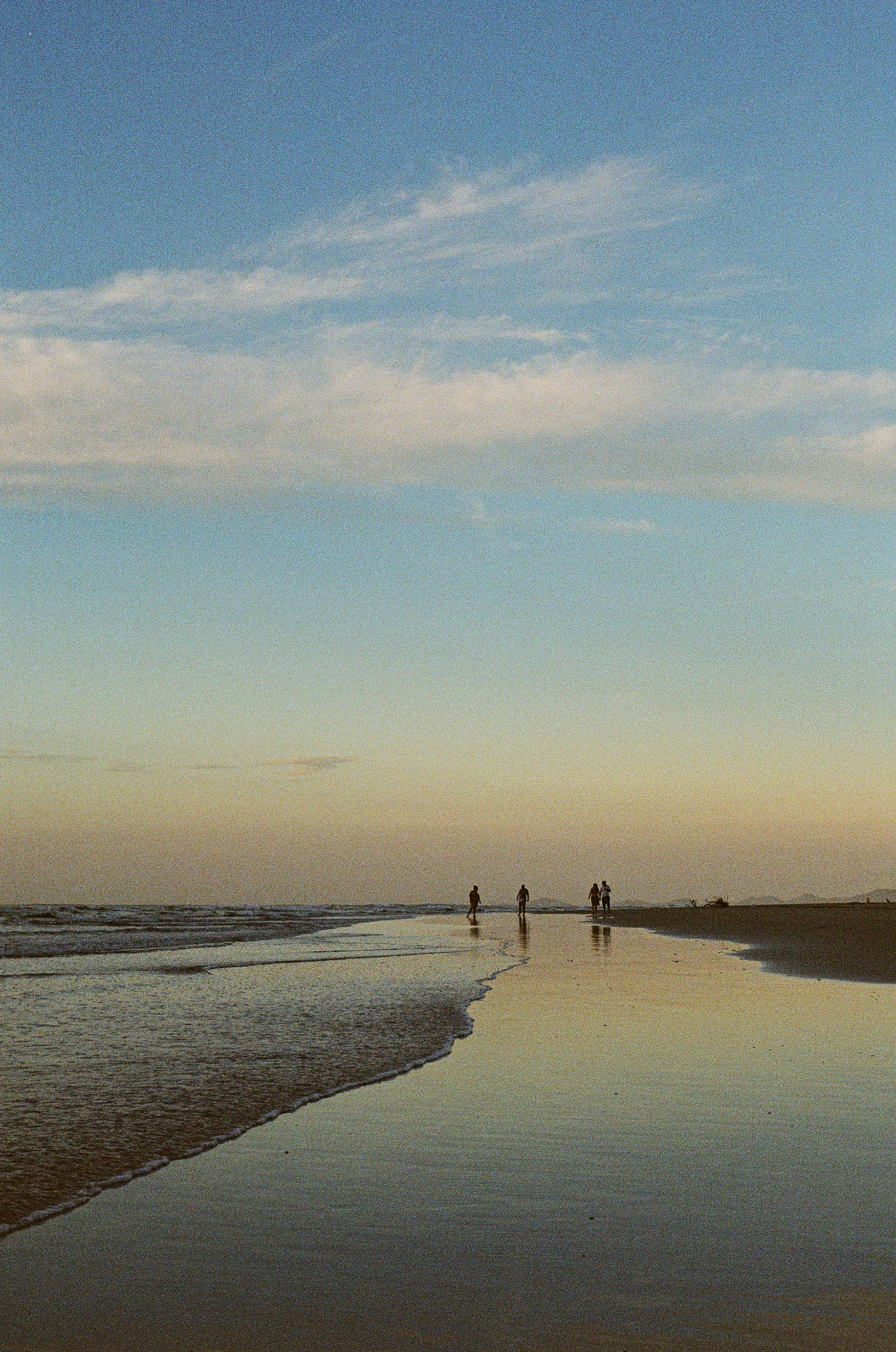 Filme 35mm Fujifilm 400 - Amigos na praia