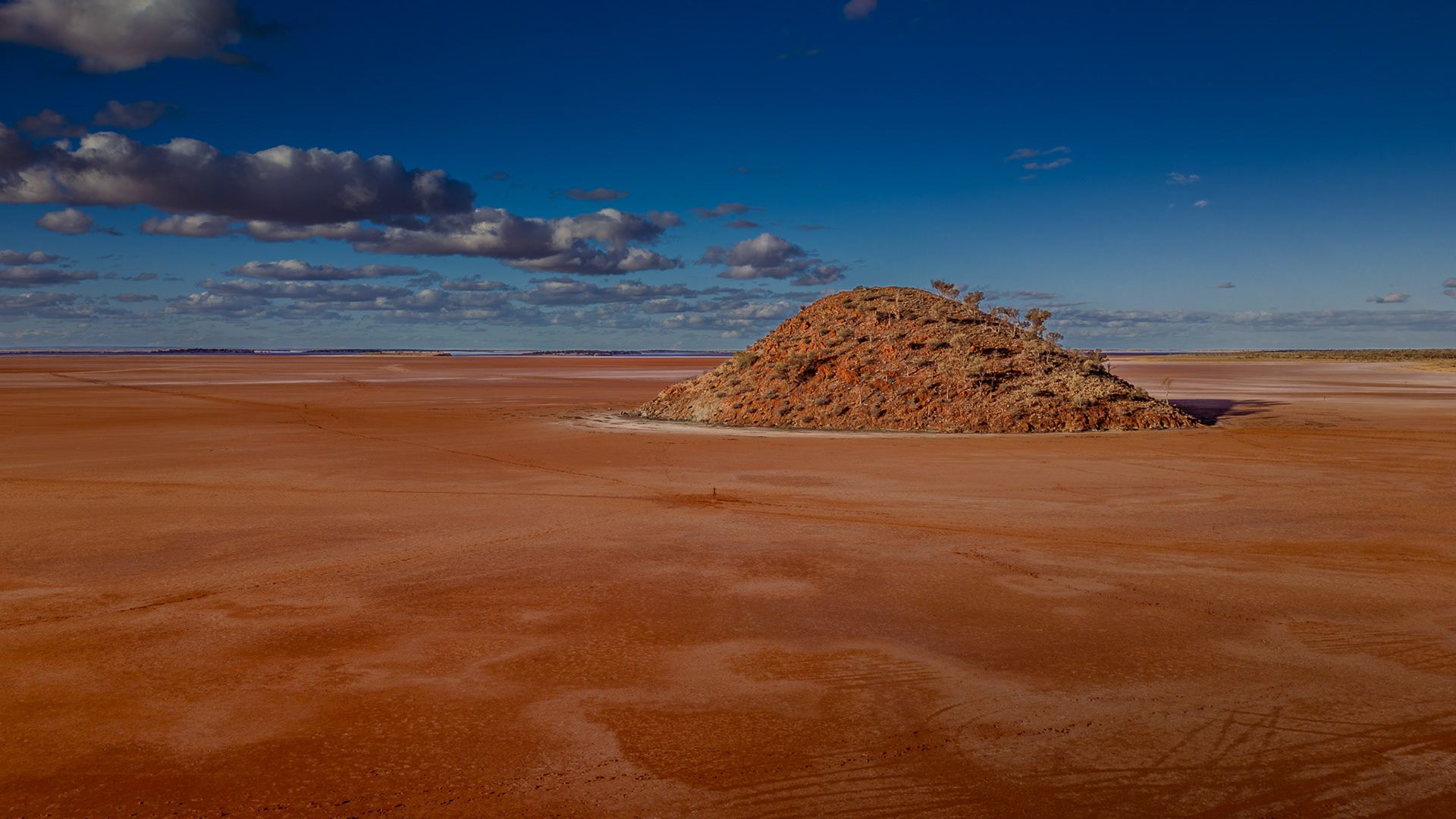 Lake Ballard, Menzies