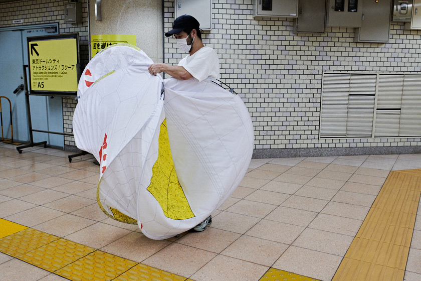 unfolding Pyoo-puh at Tokyo Dome Station