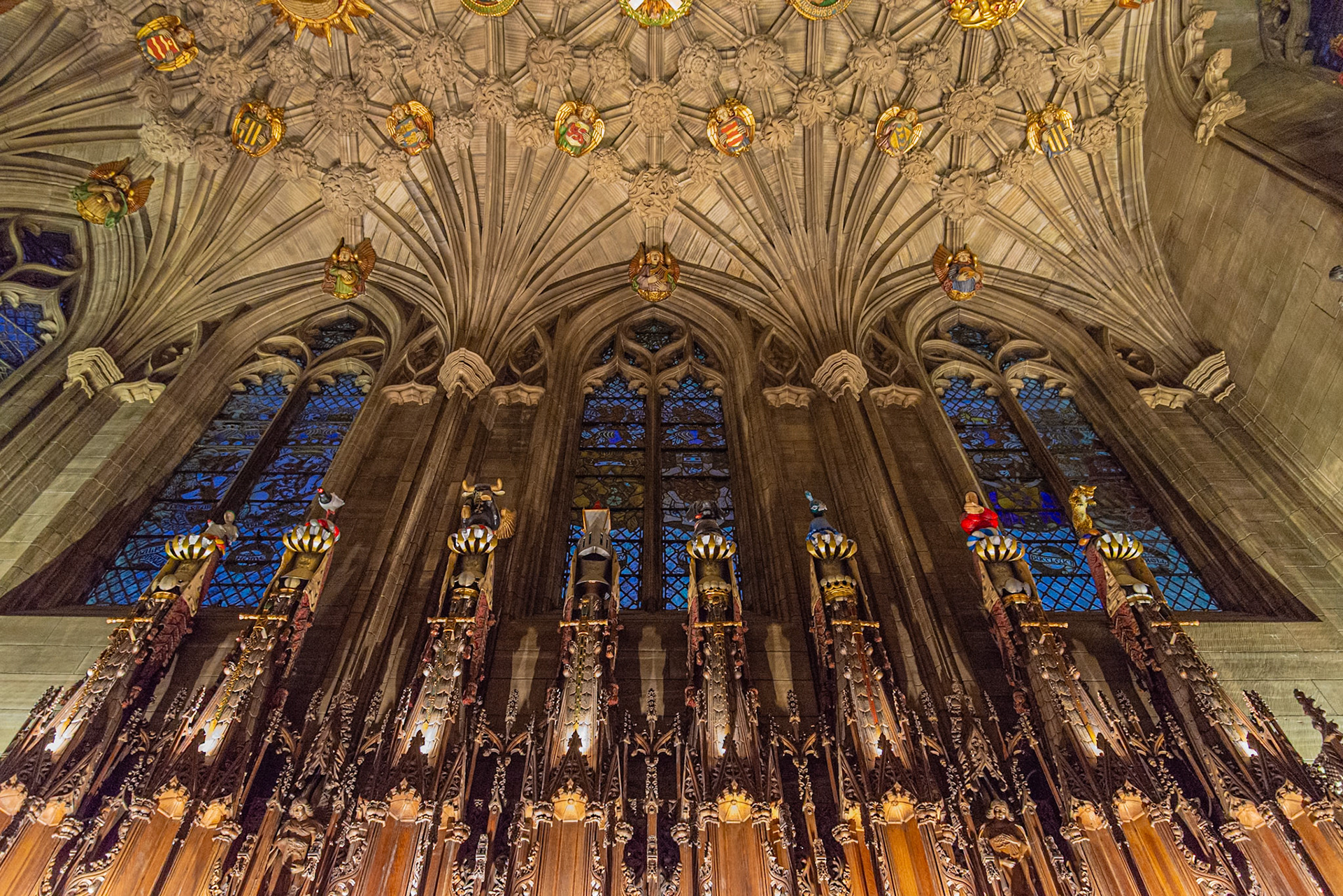 Singing angels on the ceiling.