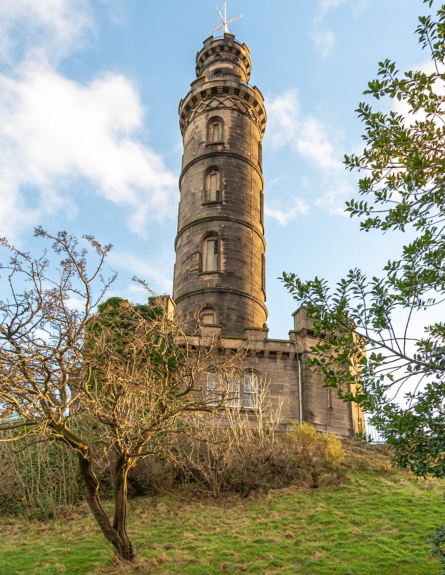 Nelsom Monument