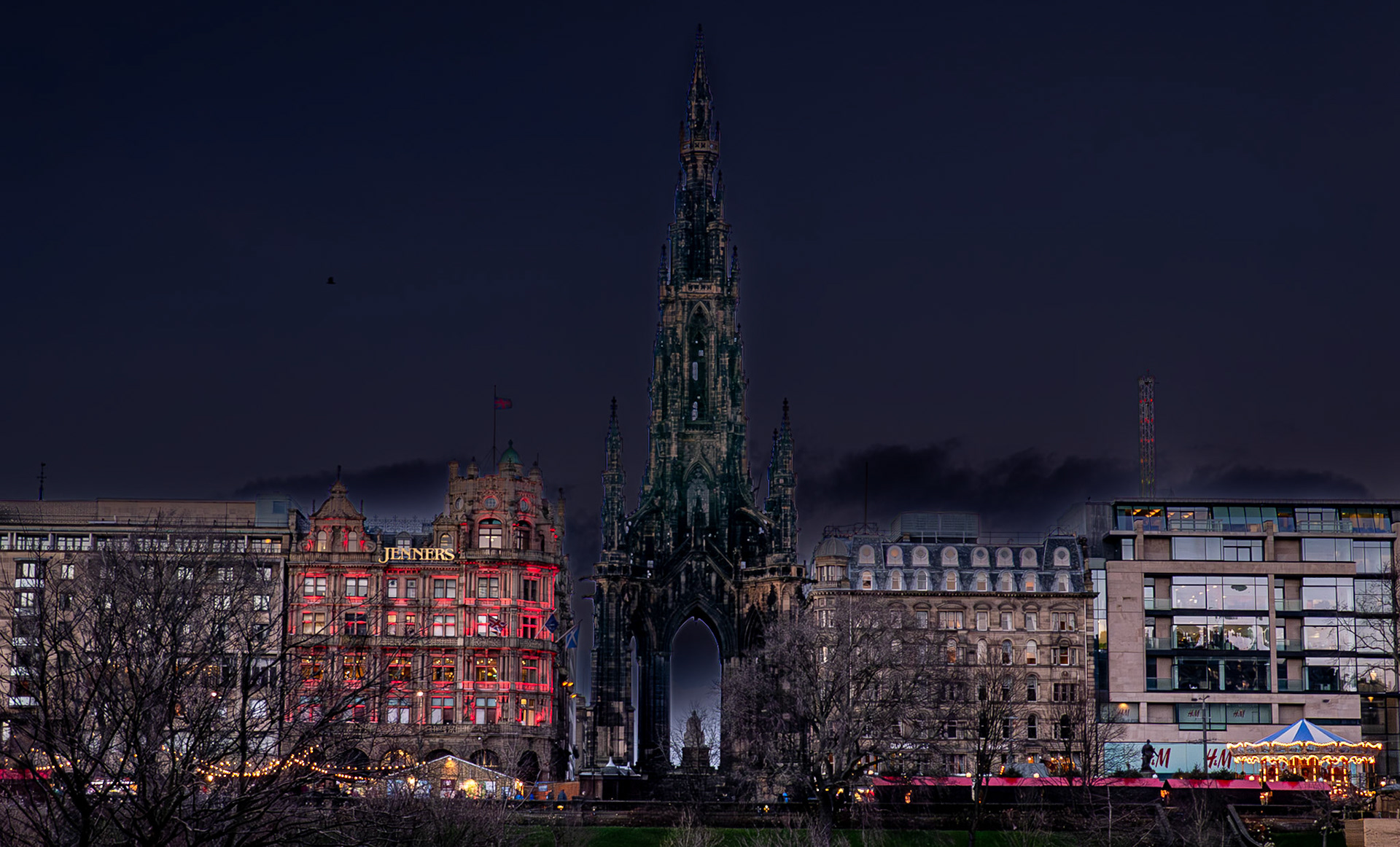 Scott Monument celebrates the Scottish author Sir Walter Scott.