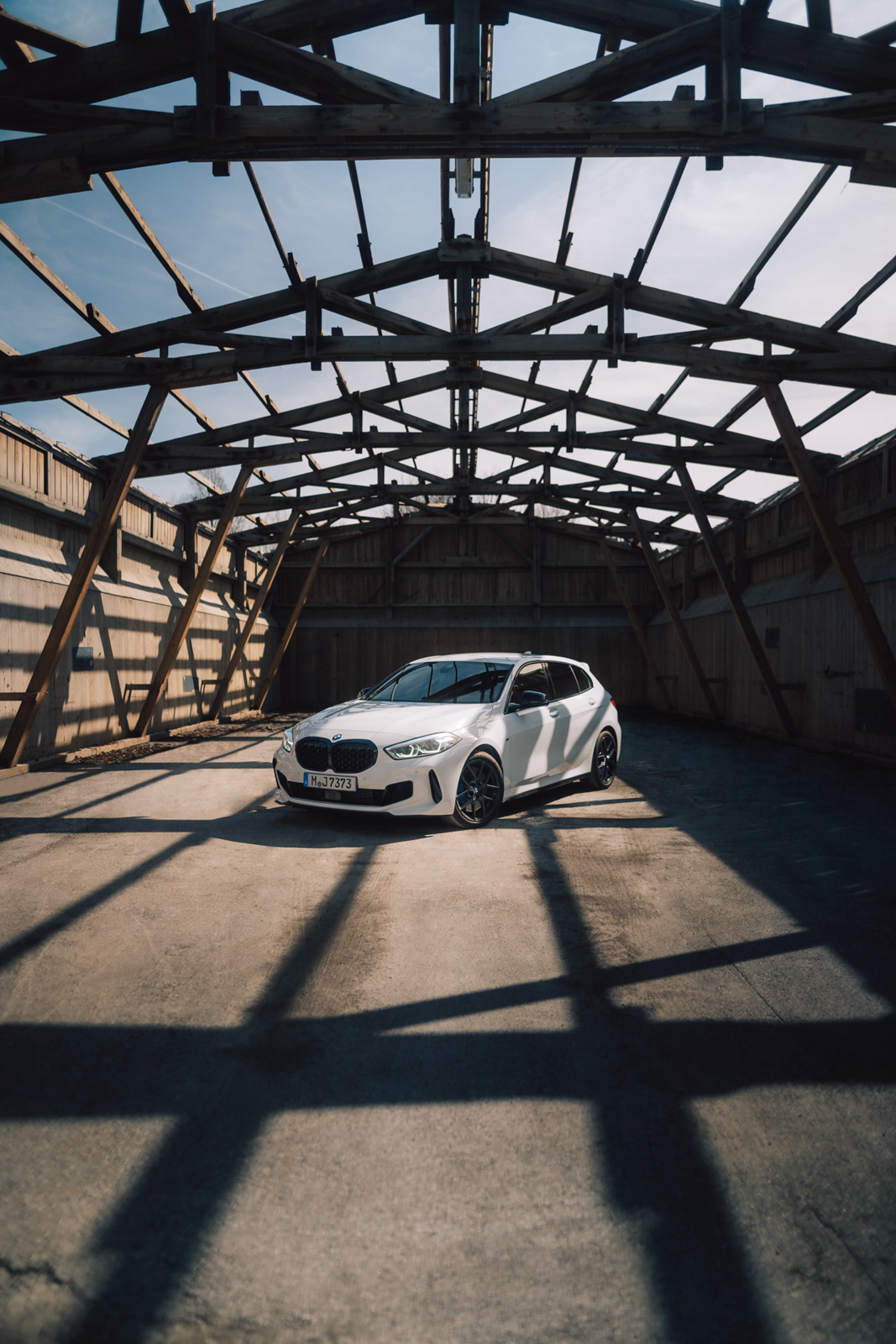 Lukas Müller Fotograf & Filmemacher - BMW M135i in Lostplace Location