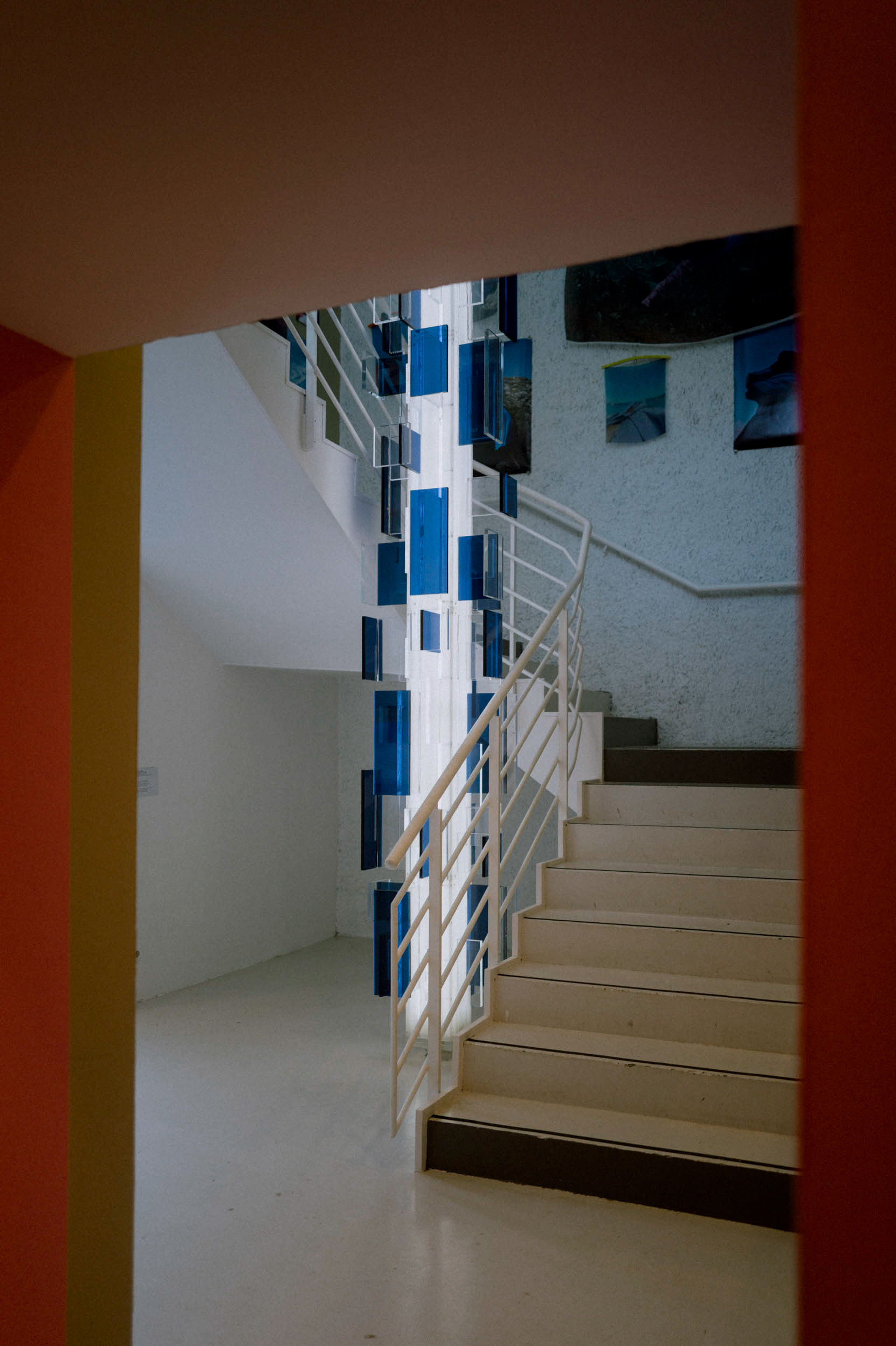 At the 39th Festival d’Hyères, Mercedes-Benz celebrated its commitment to innovative and responsible luxury and design. This year’s festival marked the 4th edition of the Mercedes-Benz Sustainability Mentorship, an initiative created to foster the next generation of fashion talent. Photographer: Lukas Müller