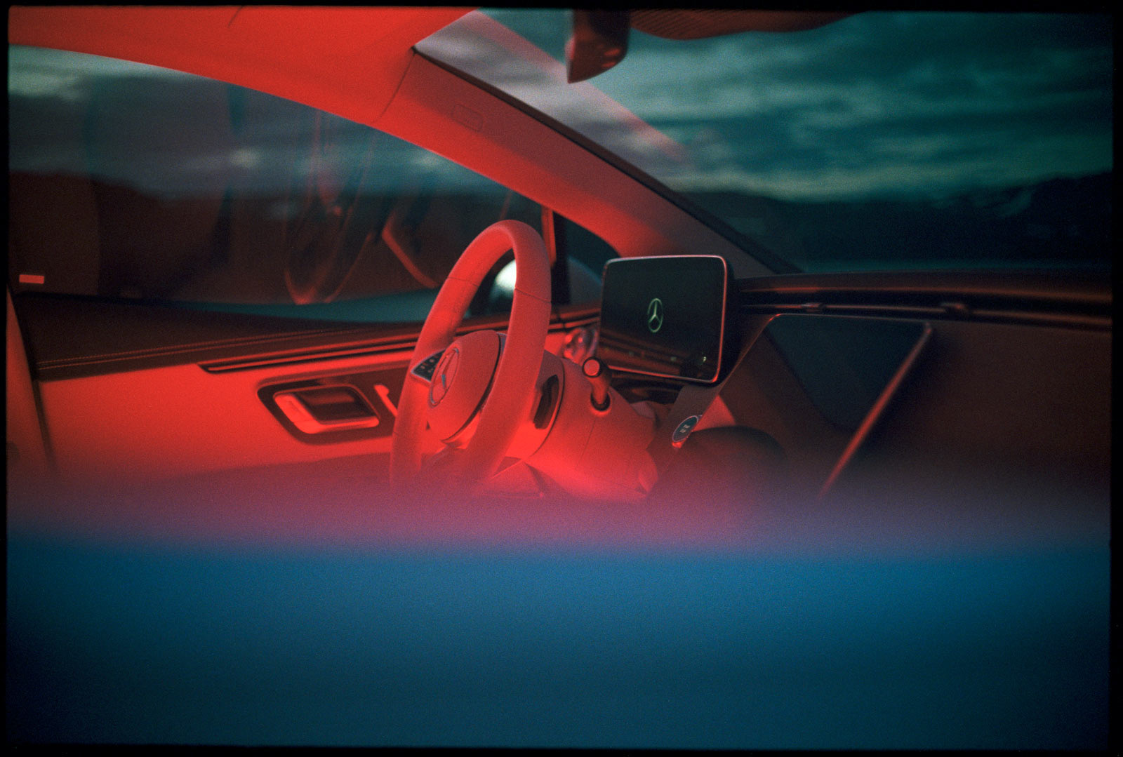 Mercedes-Benz-EQE-Iceland-Analogue-01