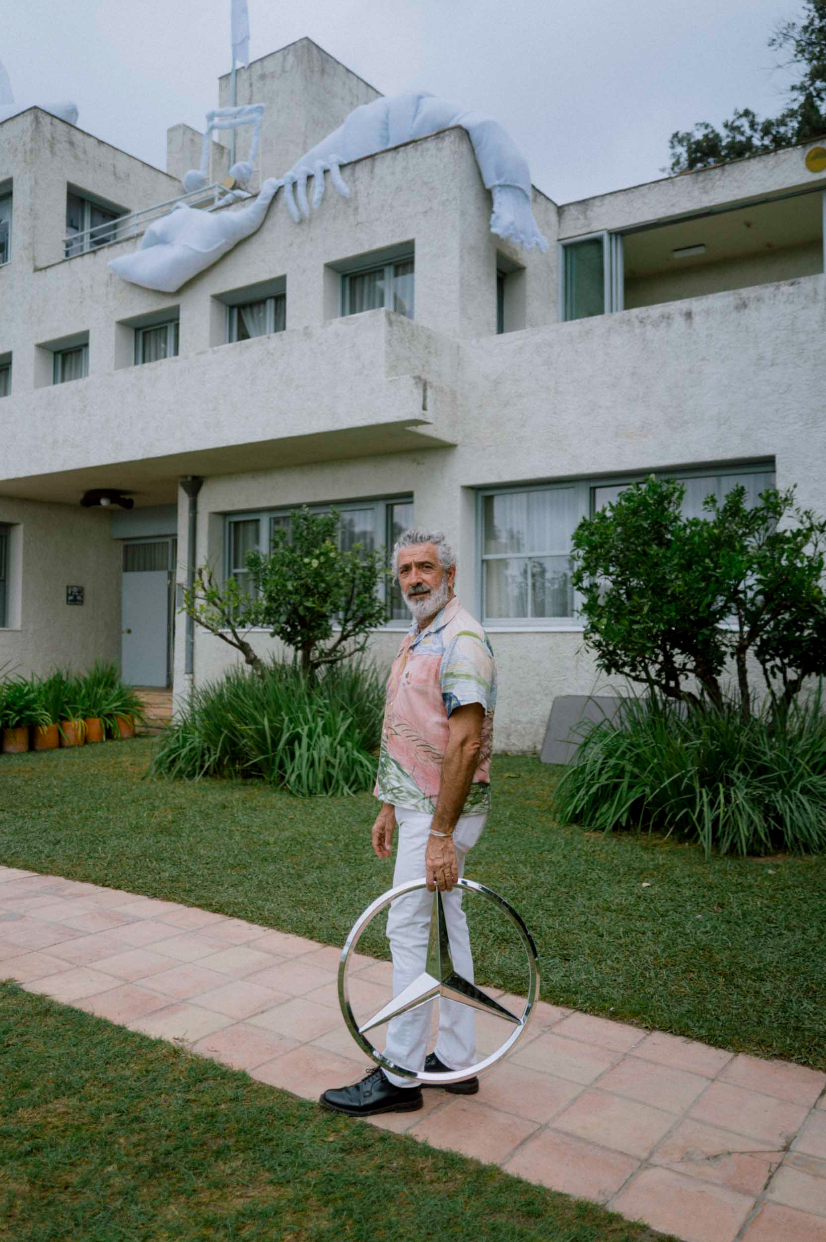 At the 39th Festival d’Hyères, Mercedes-Benz celebrated its commitment to innovative and responsible luxury and design. This year’s festival marked the 4th edition of the Mercedes-Benz Sustainability Mentorship, an initiative created to foster the next generation of fashion talent. Photographer: Lukas Müller