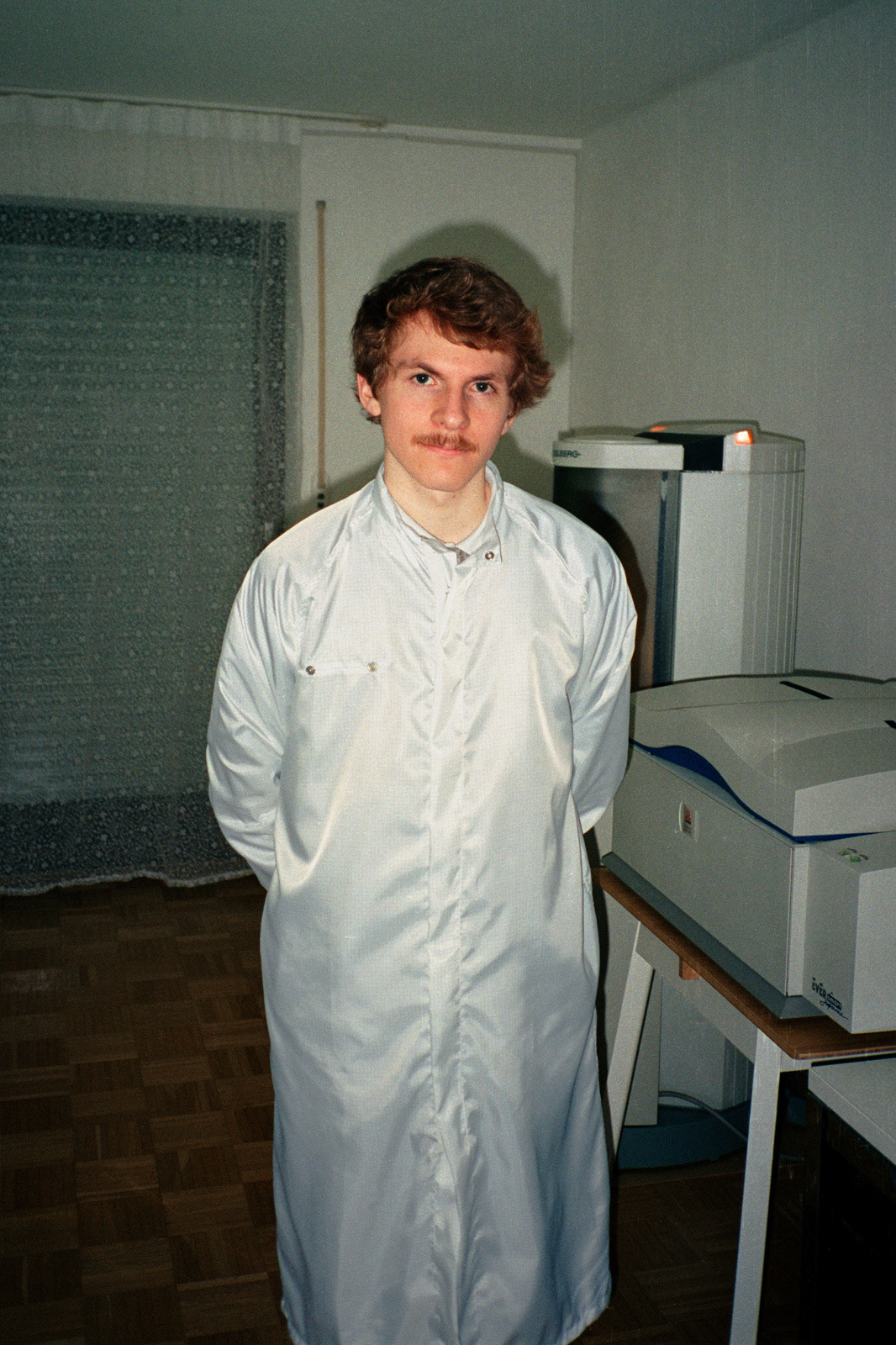 zoom and enhance von Philipp Wagner in muenchen in front of the Heidelberg Tango