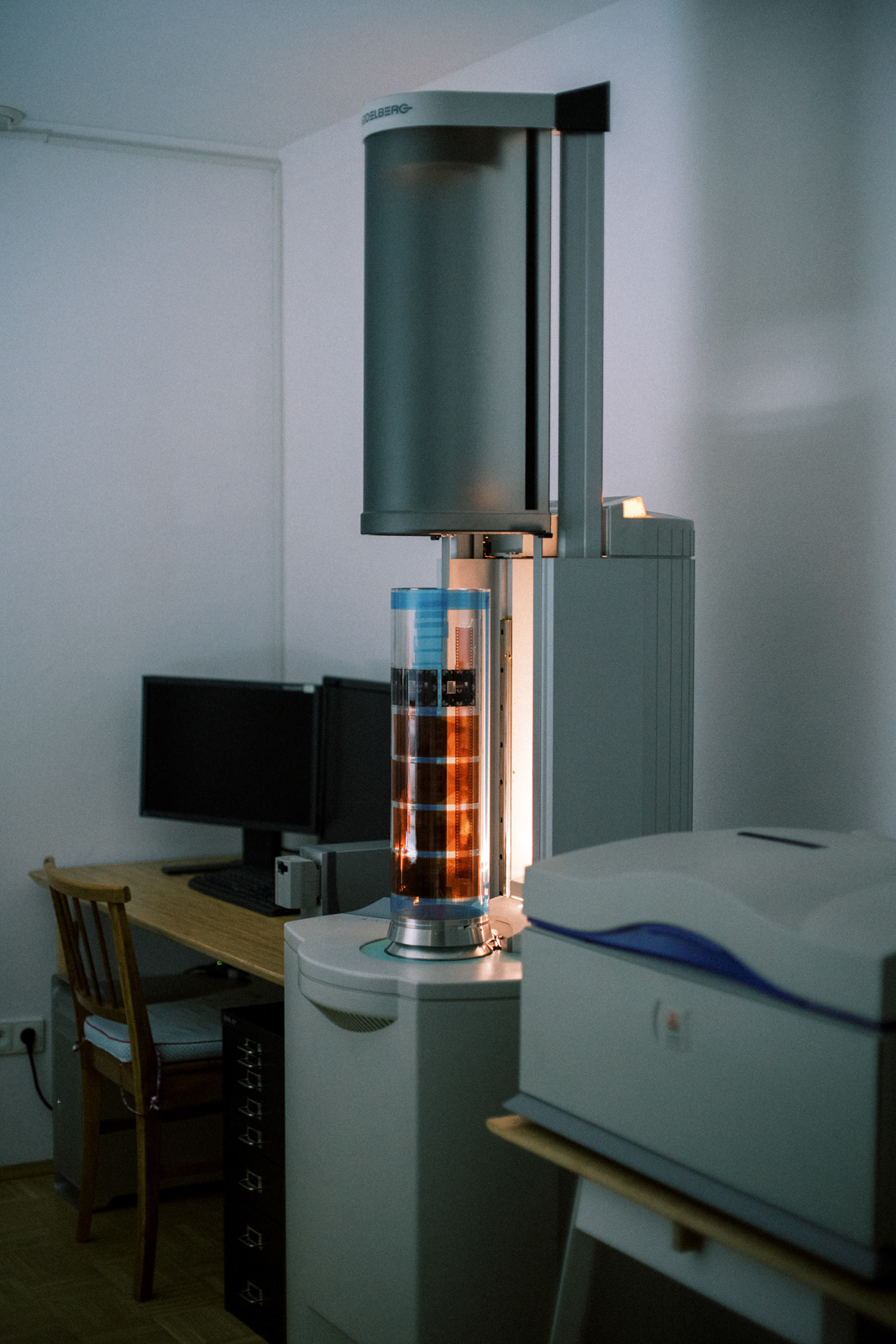 der Heidelberg Tango Trommelscanner von Zoom and Enhance in Puchheim bei München