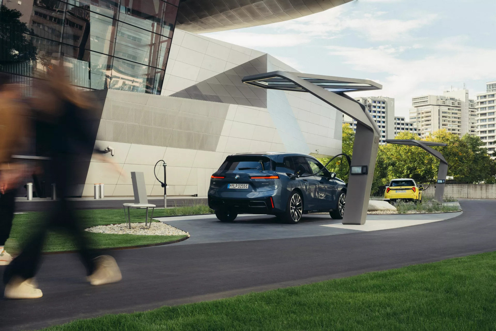 bmw welt high power charging park münchen munich lukas mueller photographer fotograf filmmaker