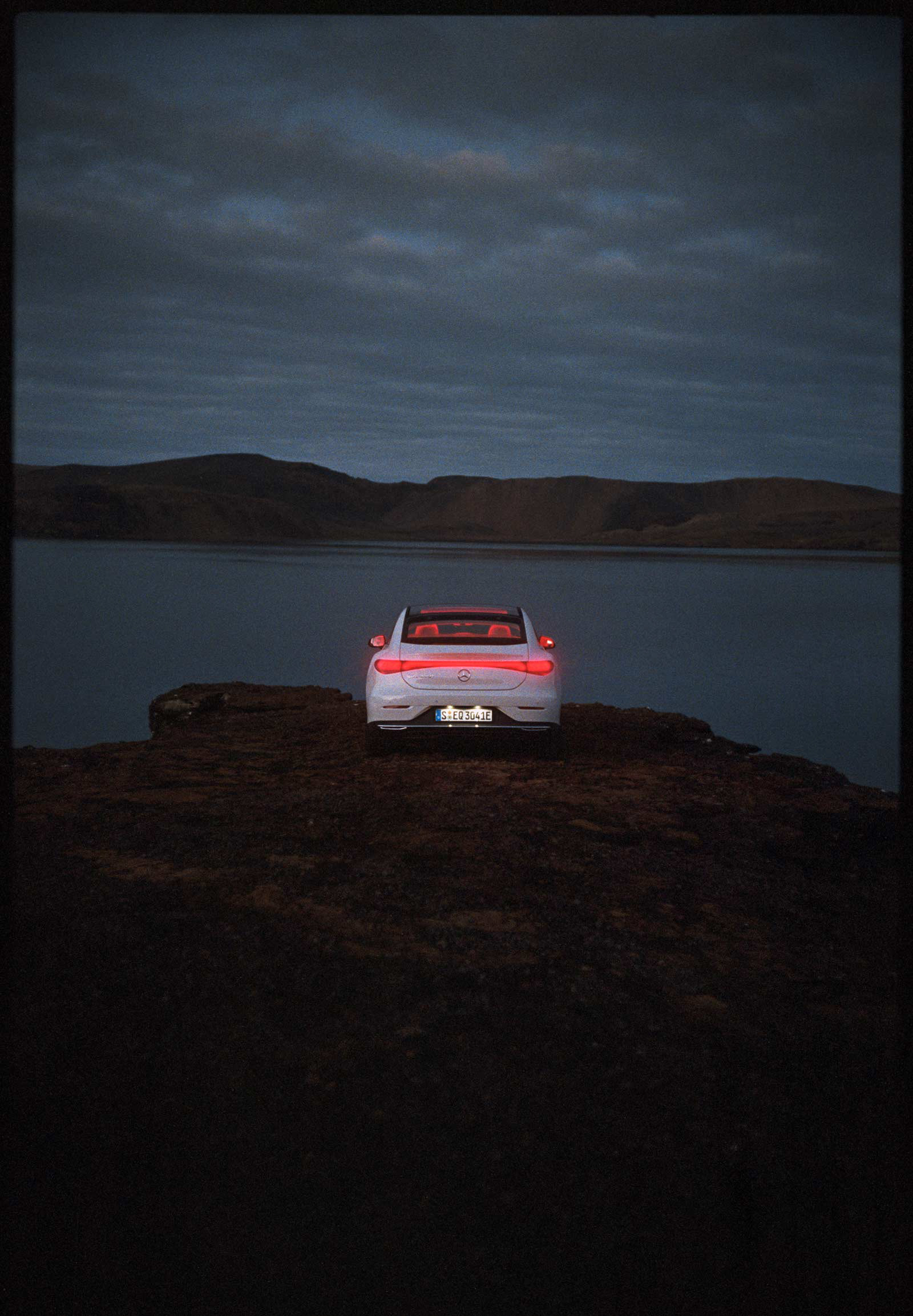 Mercedes-Benz-EQE-Iceland-Analogue-04