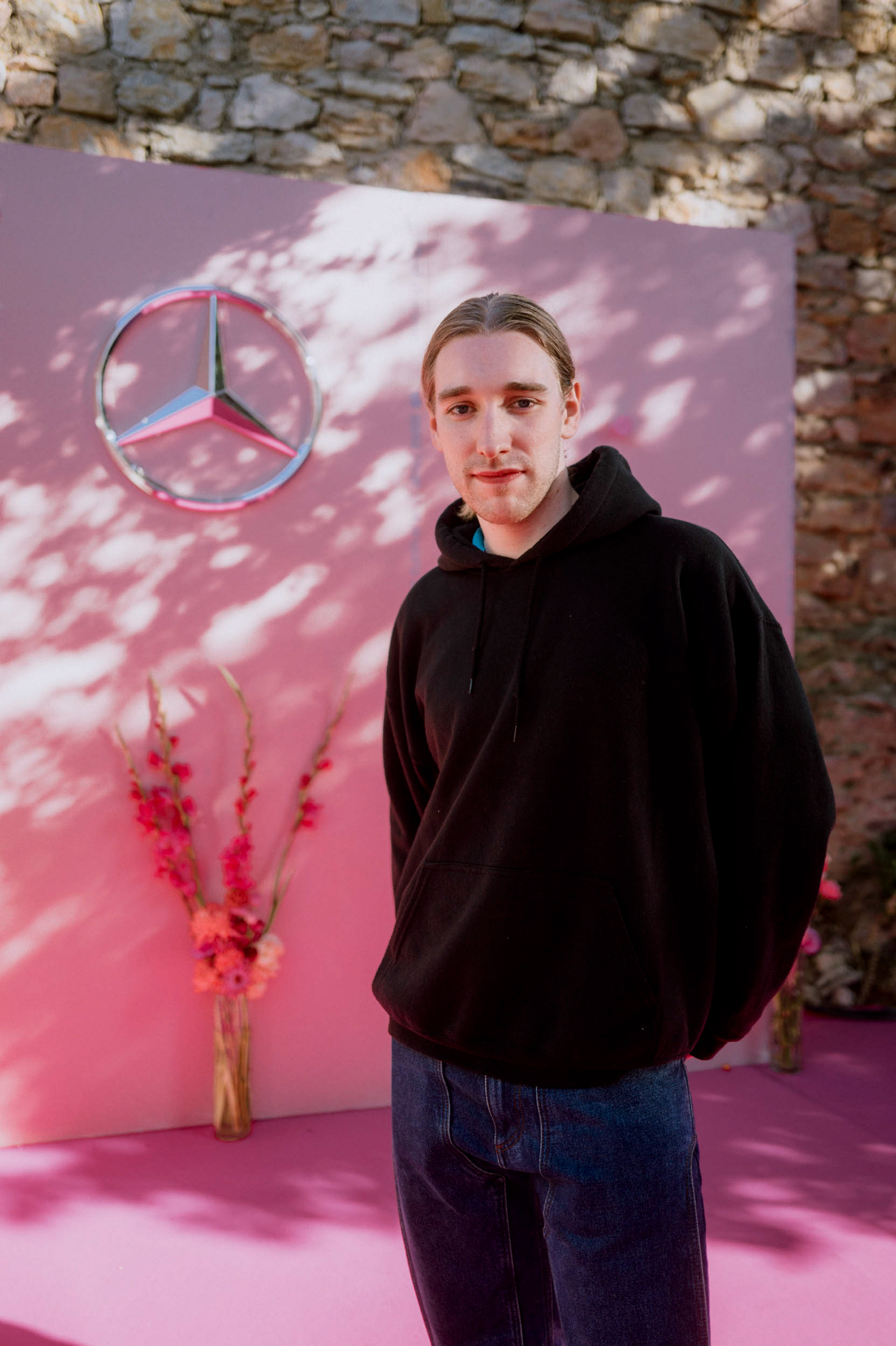 At the 39th Festival d’Hyères, Mercedes-Benz celebrated its commitment to innovative and responsible luxury and design. This year’s festival marked the 4th edition of the Mercedes-Benz Sustainability Mentorship, an initiative created to foster the next generation of fashion talent. Photographer: Lukas Müller