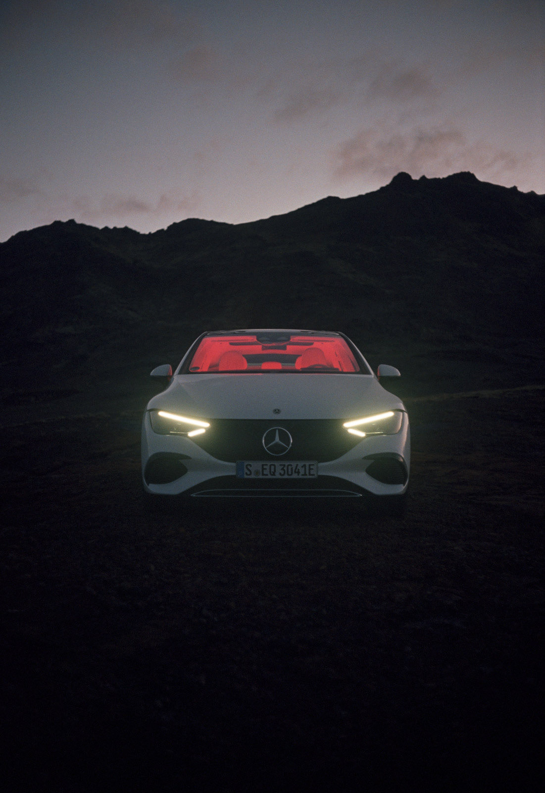 Mercedes-Benz-EQE-Iceland-Analogue-02