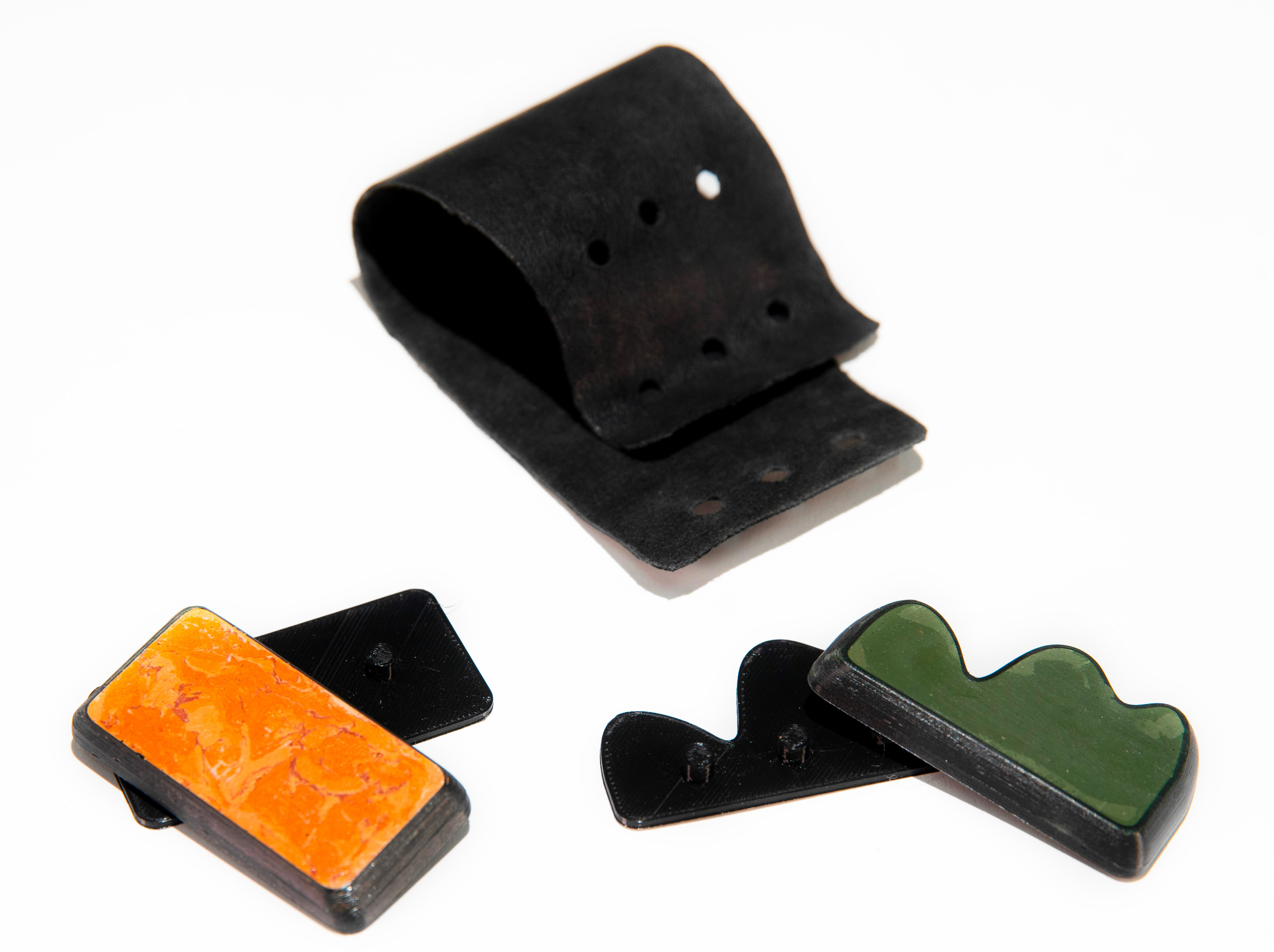 Bracelet closure pieces