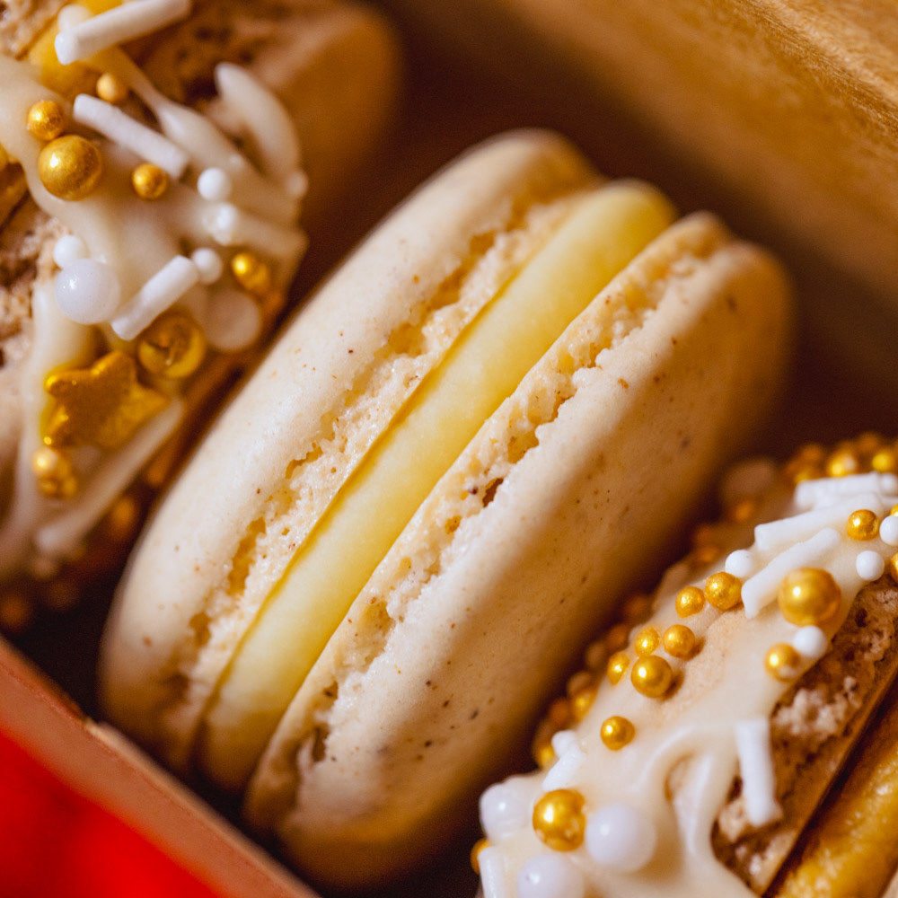 Eggnog.Macarons: Nutmeg Shell with Eggnog White Chocolate Ganache