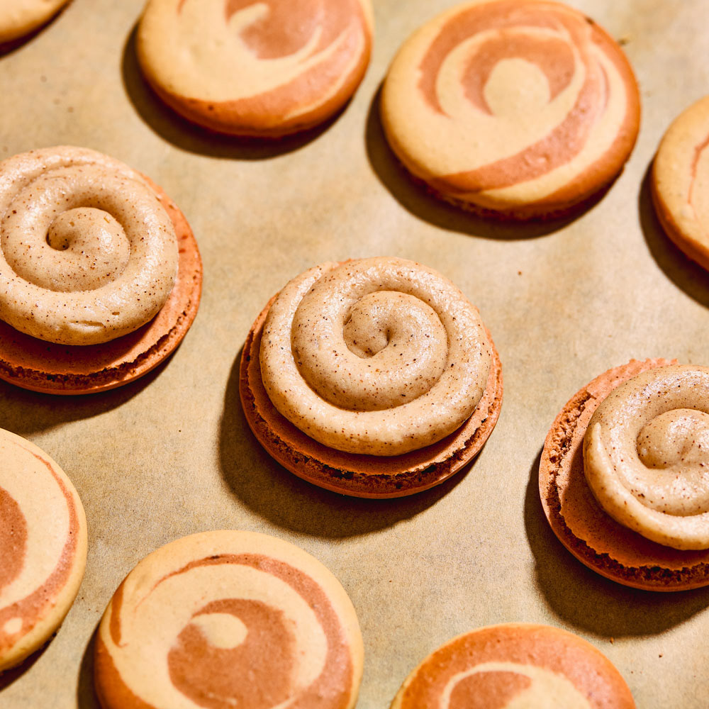 Cinnamon Roll Macarons: Cinnamon Shells with Cinnamon Cream Cheese Icing
