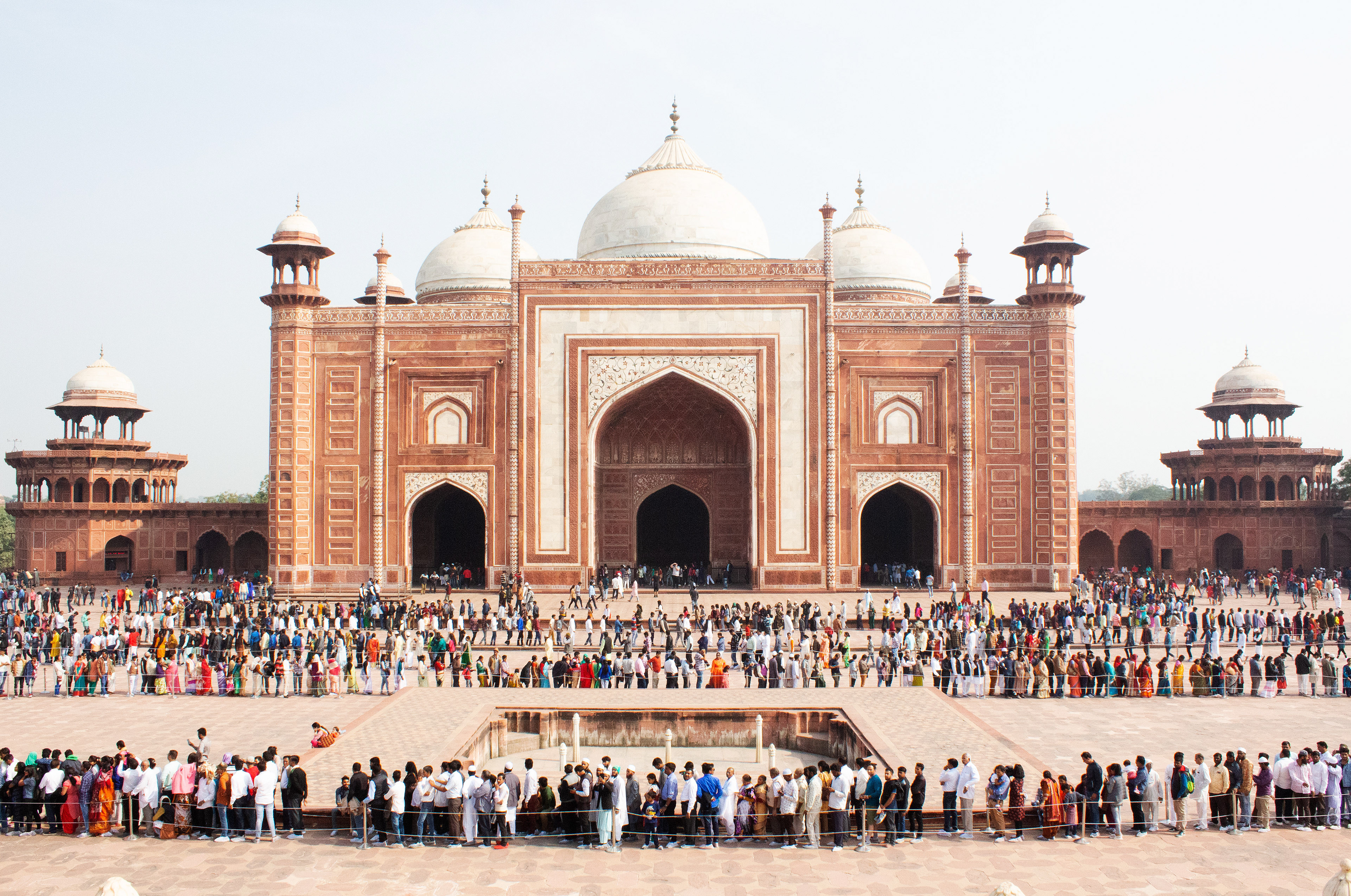 Hundreds lining up at the Taj Mahal.